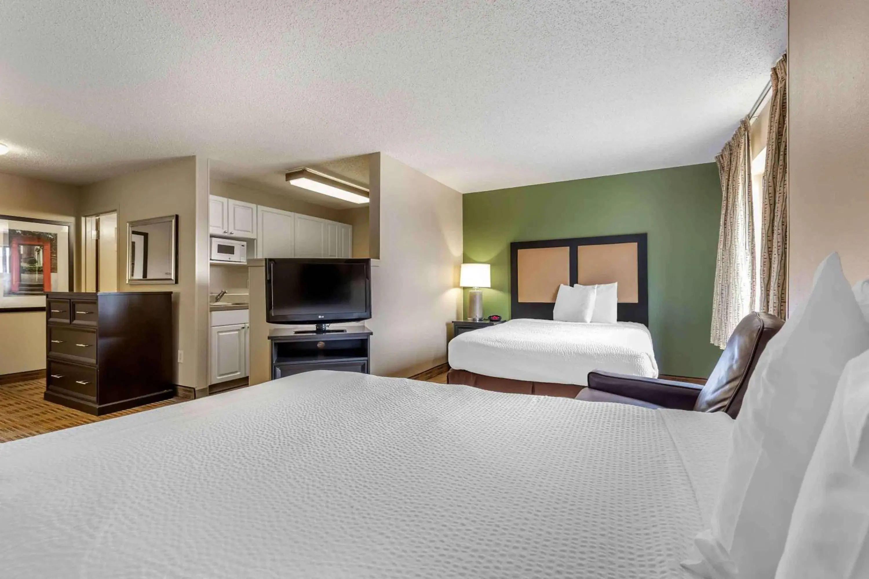 Studio with One Queen & One Full Bed - Non-Smoking in Extended Stay America Suites - Fort Worth - Fossil Creek Studio with One Queen & One Full Bed - Non-Smoking in Extended Stay America Suites - Fort Worth - Fossil Creek