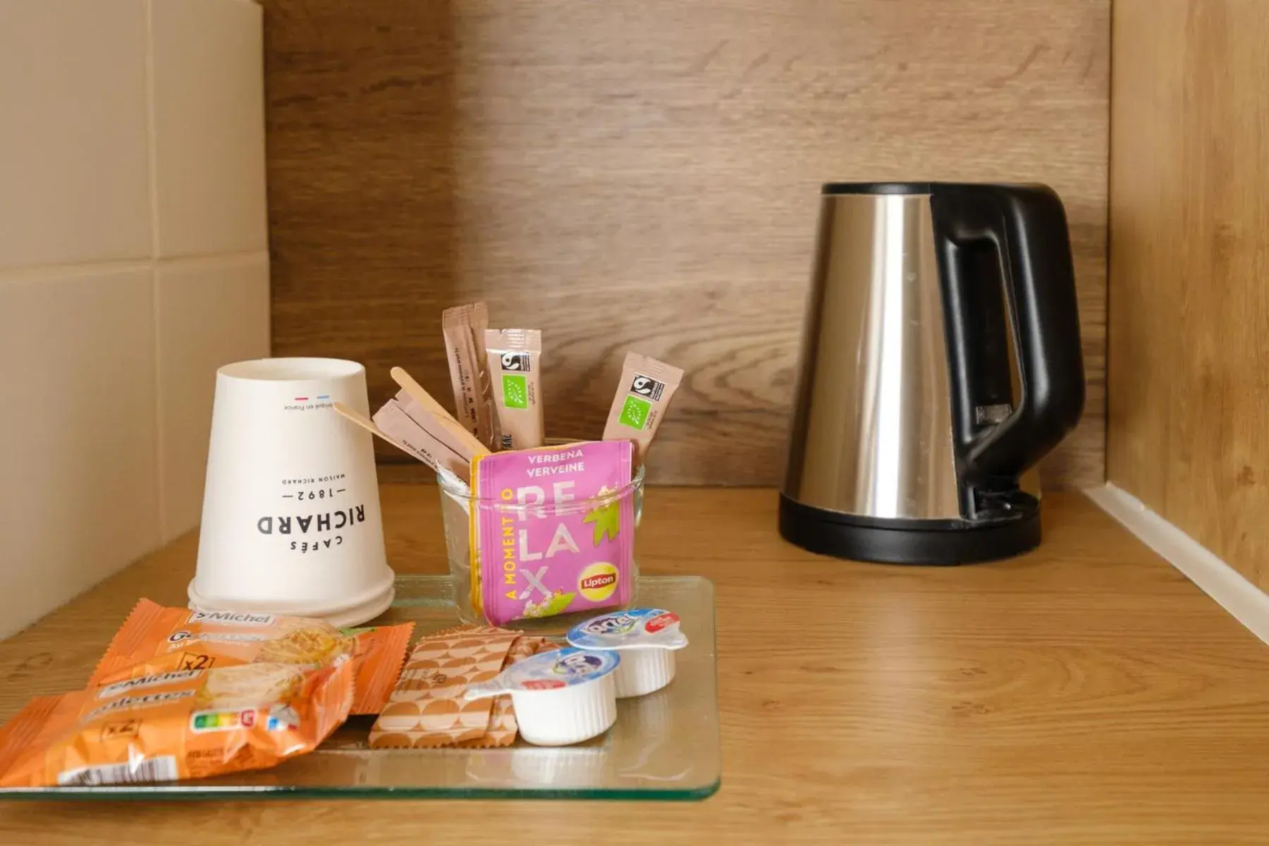 Double Room in Hotel Tambourin Double Room in Hotel Tambourin