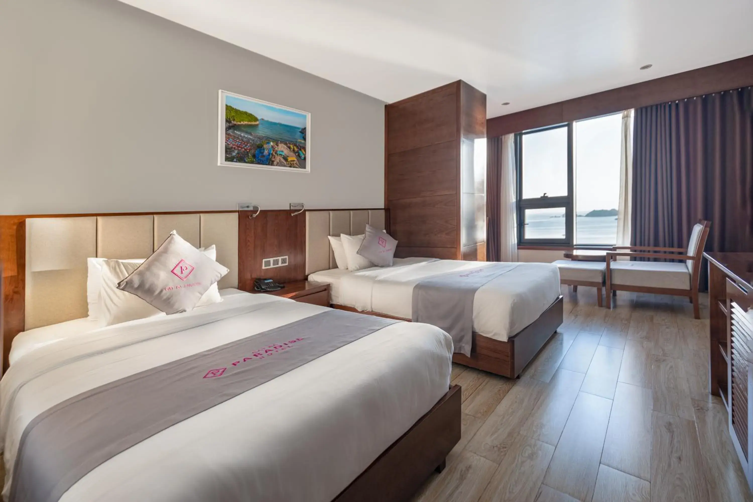 Twin Room with View in Cat Ba Paradise Hotel - Sky Bar & Massage Twin Room with View in Cat Ba Paradise Hotel - Sky Bar & Massage