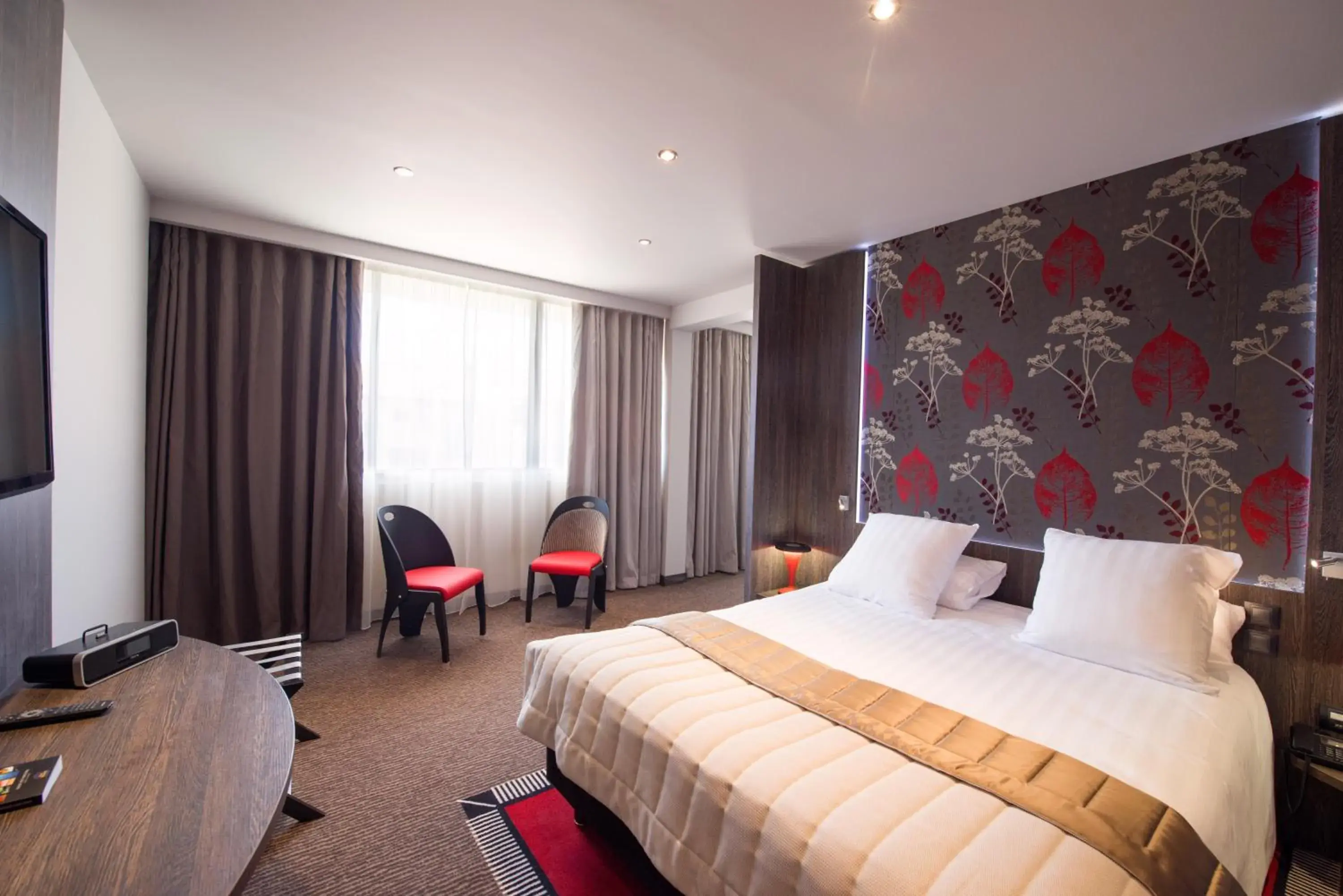 Junior Suite with Spa Bath in Best Western Premier Le Patio des Artistes Wellness Jacuzzi Junior Suite with Spa Bath in Best Western Premier Le Patio des Artistes Wellness Jacuzzi