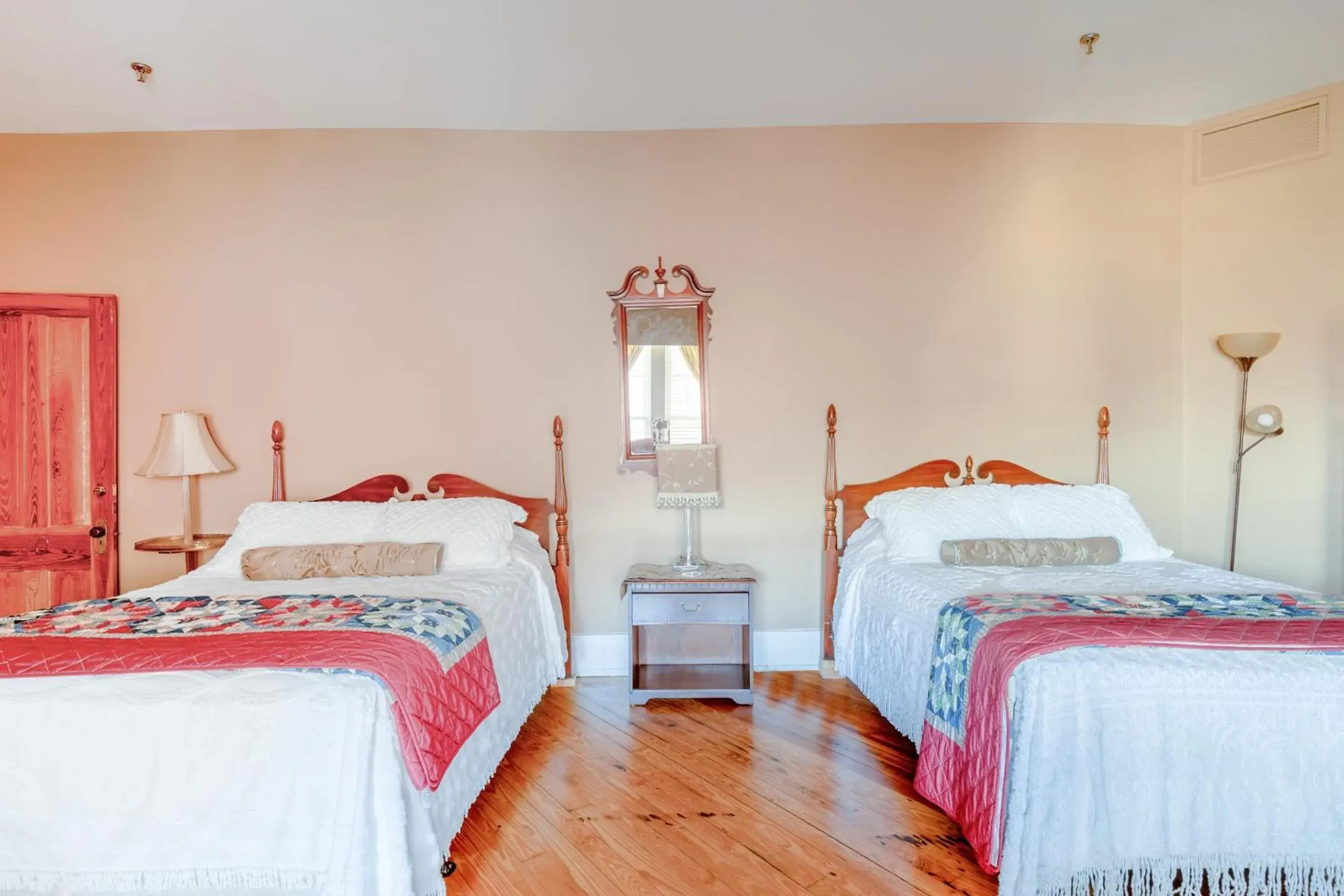 Double Room with Two Double Beds in The Belmont Inn by OYO Double Room with Two Double Beds in The Belmont Inn by OYO