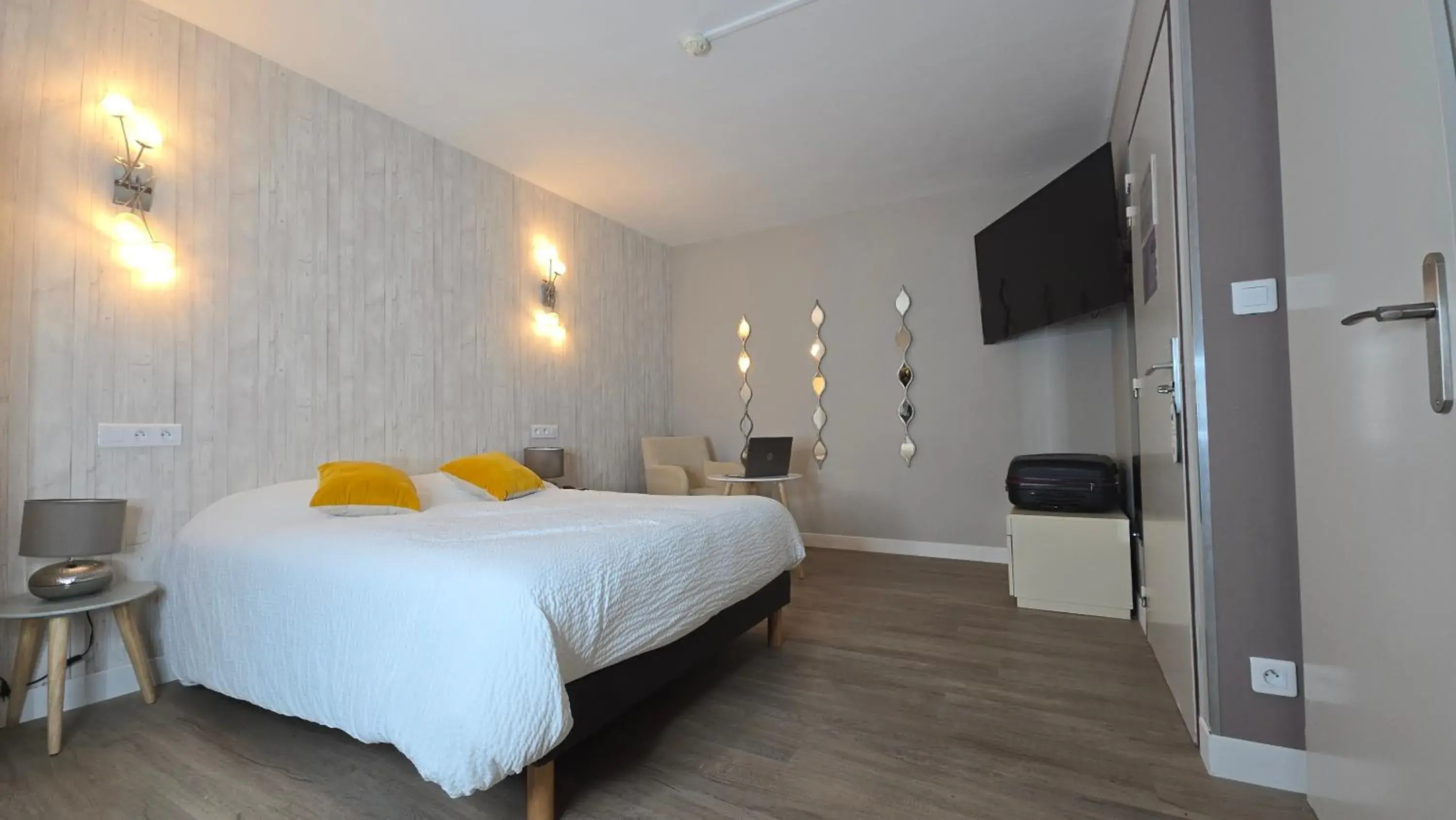 Logis Hôtel & Restaurant Arcombelle Logis Hôtel & Restaurant Arcombelle