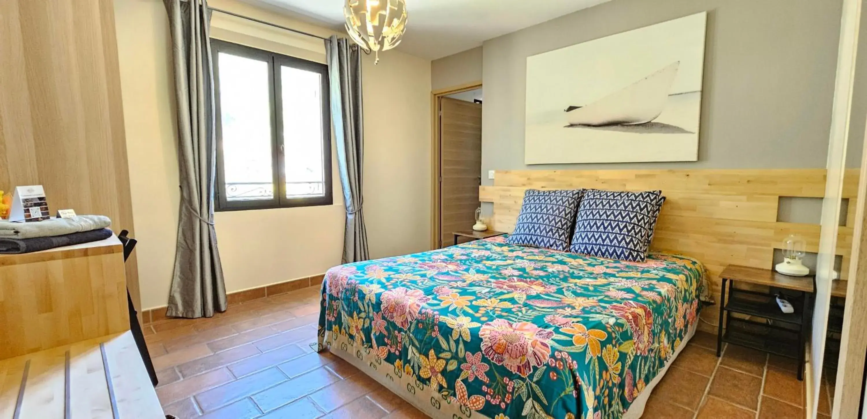 Double Room with Private Bathroom in Villa Tropez Chambres d'hôtes Double Room with Private Bathroom in Villa Tropez Chambres d'hôtes