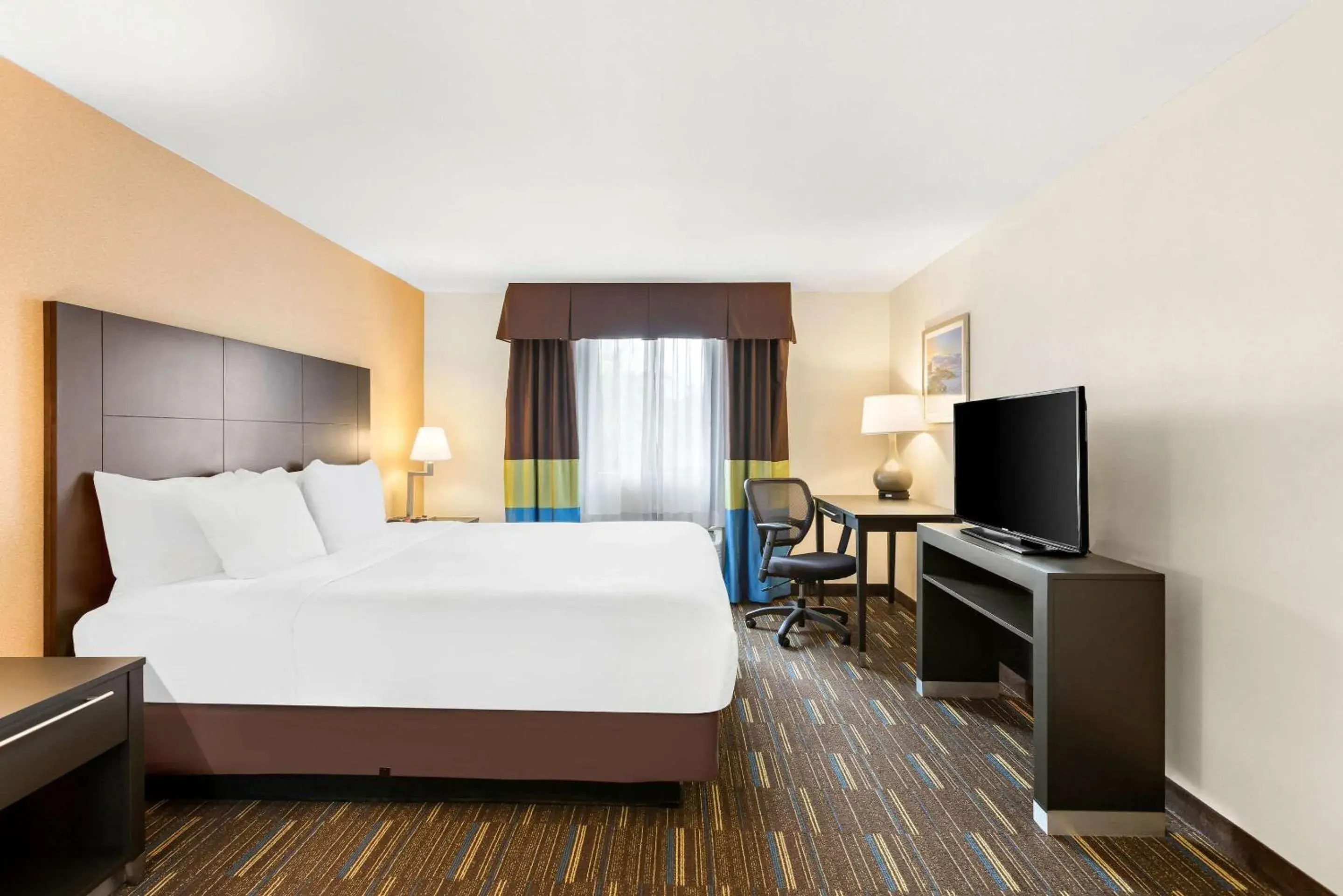 Superior Suite - Non-Smoking in Comfort Inn Chula Vista San Diego South Superior Suite - Non-Smoking in Comfort Inn Chula Vista San Diego South