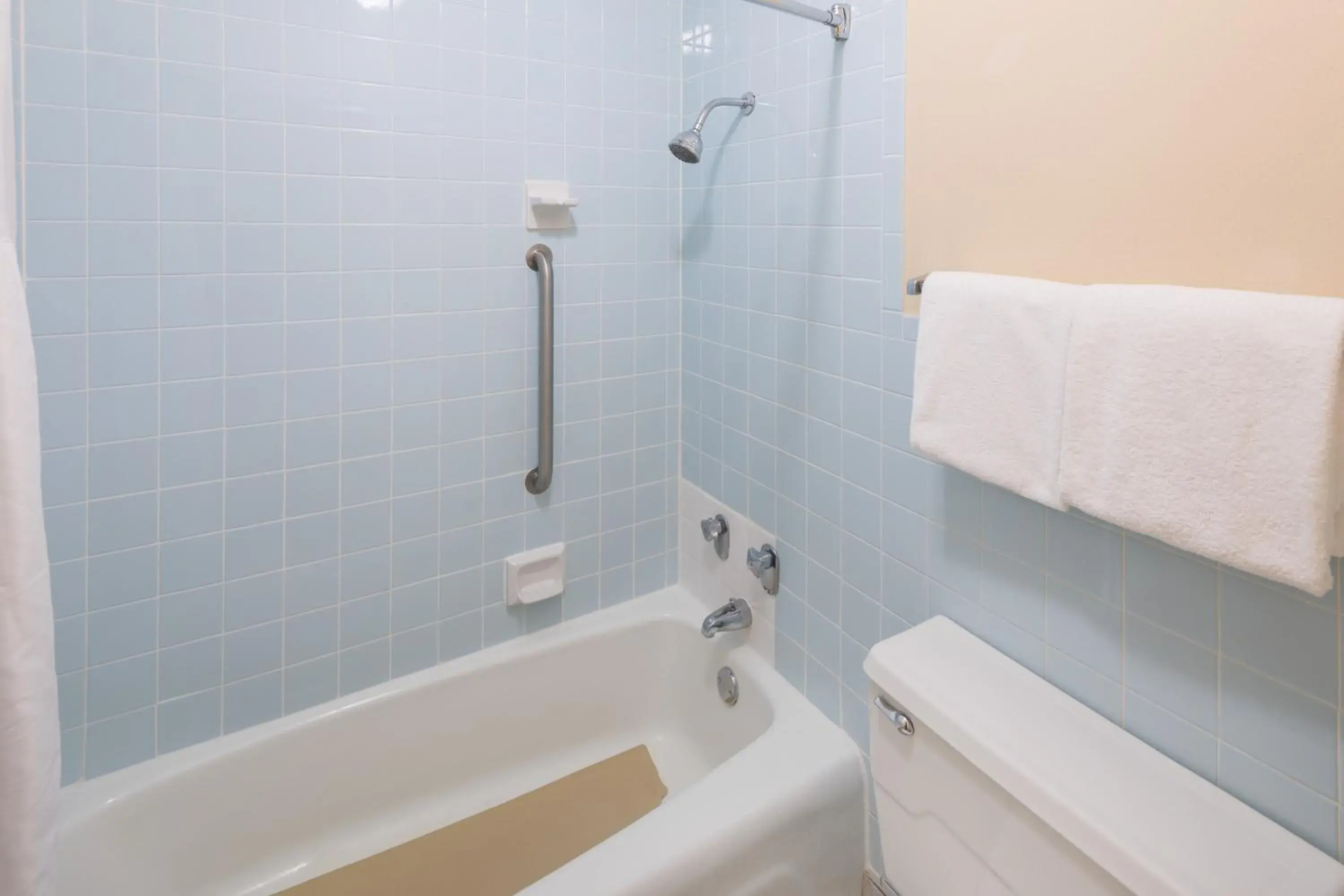 Double Room with Two Double Beds - Non-Smoking in Super 8 by Wyndham Hope Double Room with Two Double Beds - Non-Smoking in Super 8 by Wyndham Hope