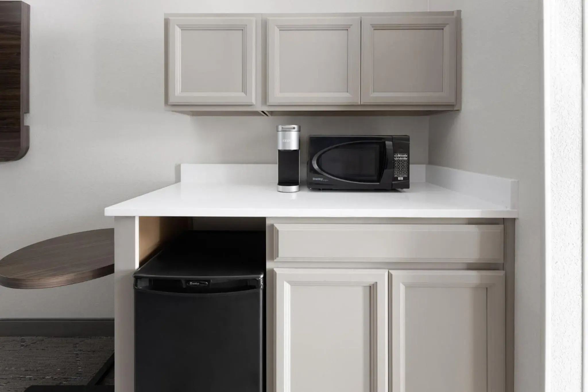 King Suite with Roll-in Shower - Mobility Access in Holiday Inn Express & Suites Wyomissing by IHG King Suite with Roll-in Shower - Mobility Access in Holiday Inn Express & Suites Wyomissing by IHG