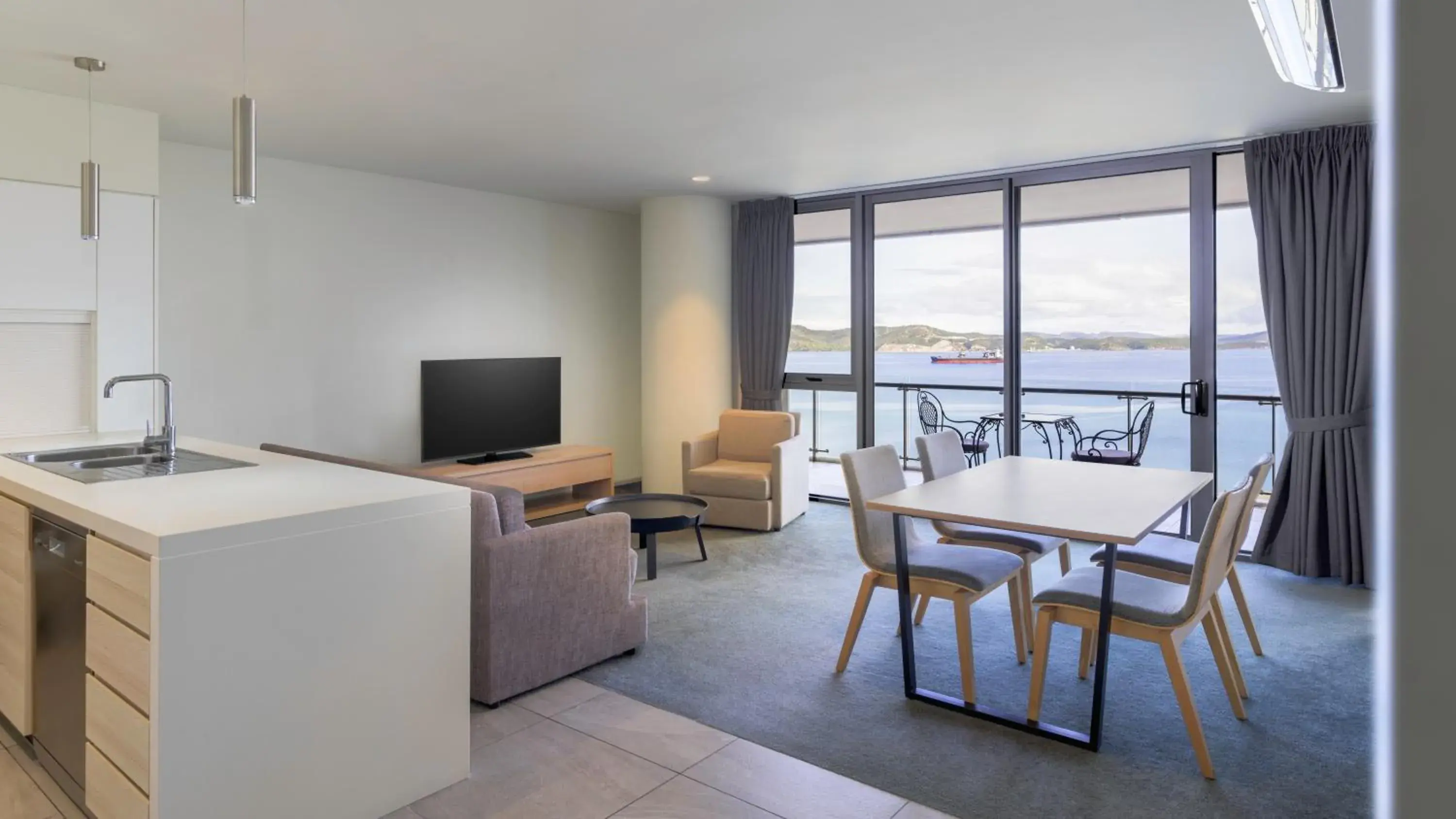 Two-Bedroom Queen Suite - High Floor in Crowne Plaza Residences Port Moresby by IHG Two-Bedroom Queen Suite - High Floor in Crowne Plaza Residences Port Moresby by IHG
