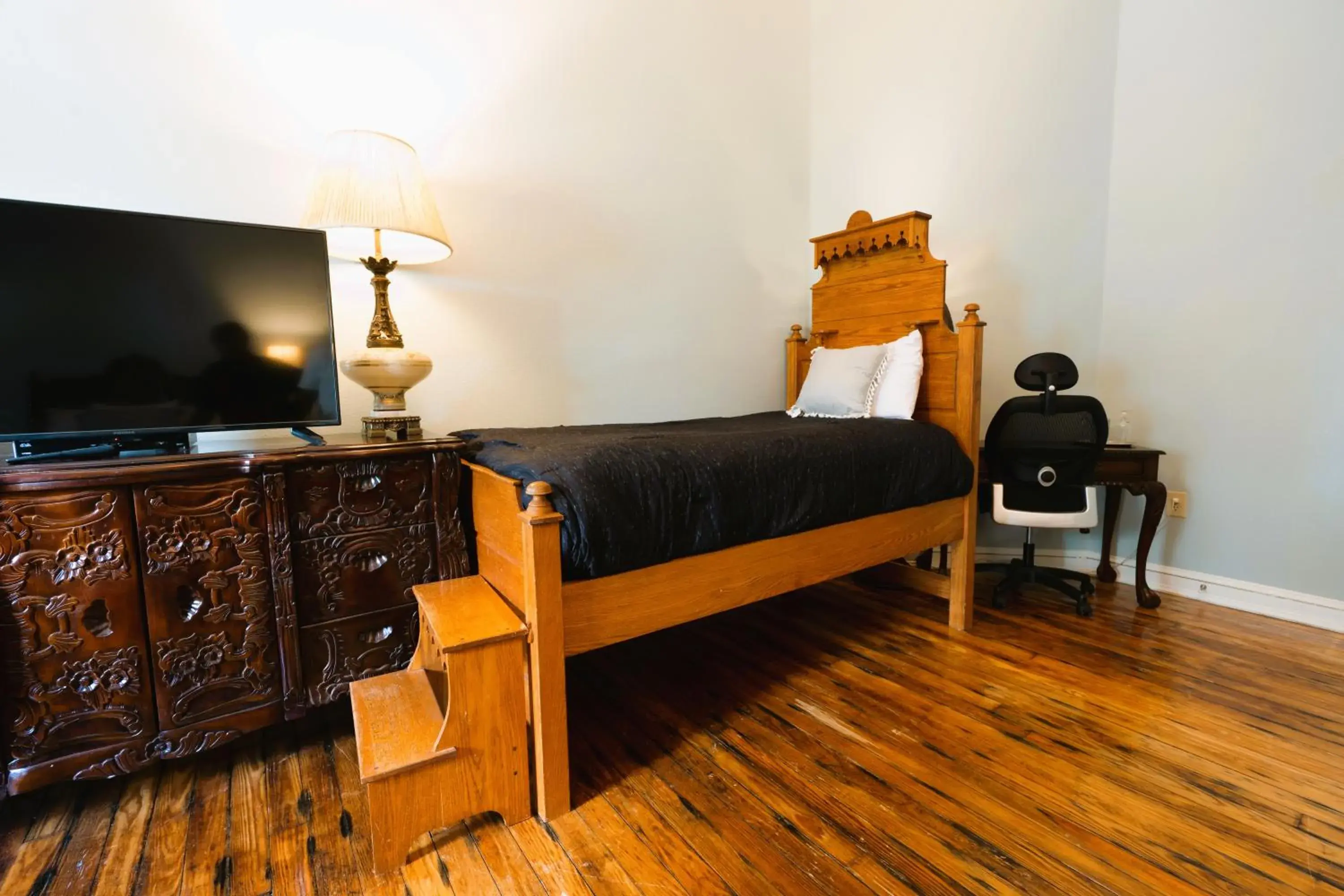 Premium 2 Queen Room with Twin Bed - Family Room in Oak Tree Hotel Premium 2 Queen Room with Twin Bed - Family Room in Oak Tree Hotel