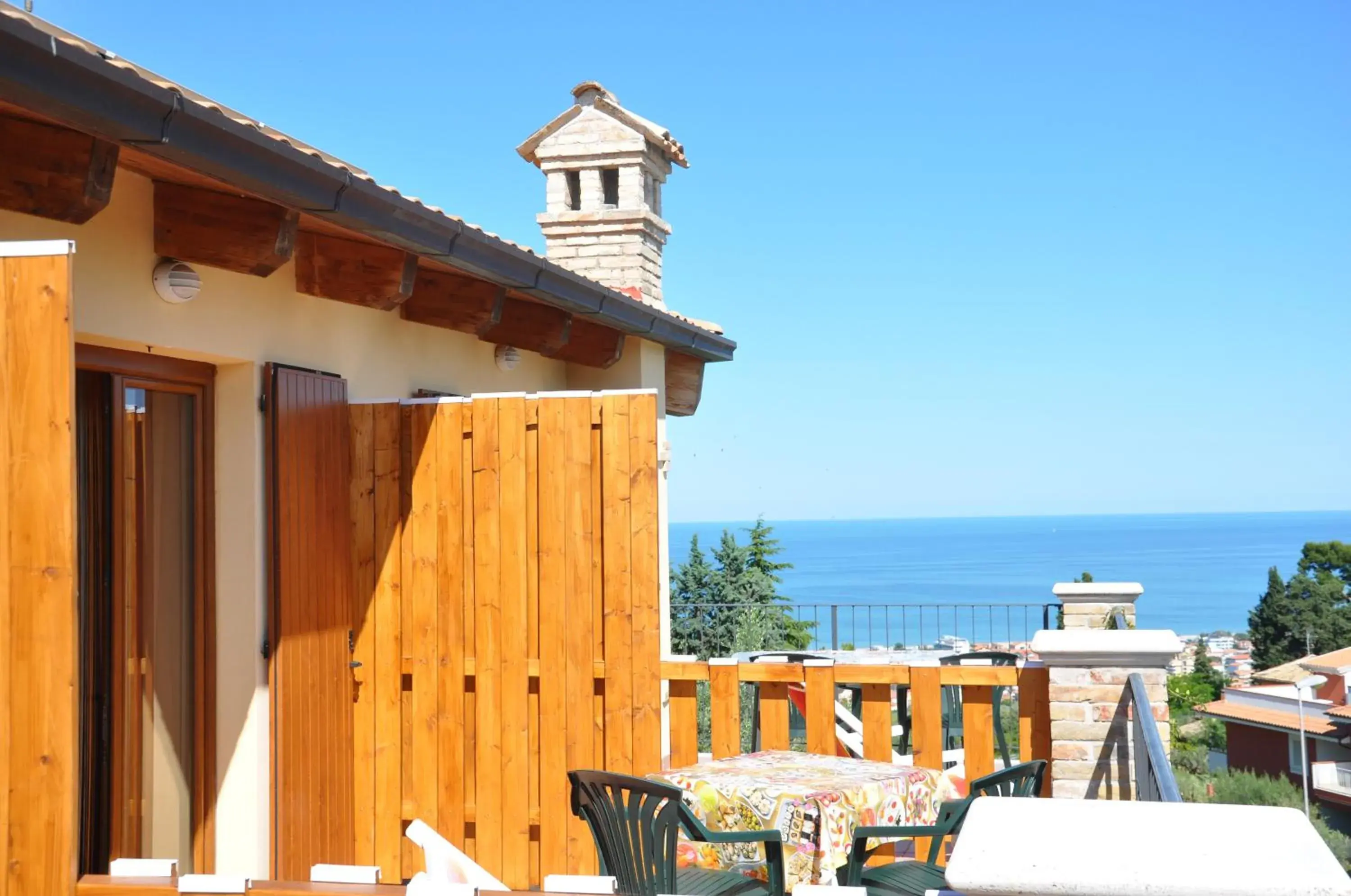 Double Room with Extra Bed in Bed and Breakfast Latteletto Double Room with Extra Bed in Bed and Breakfast Latteletto