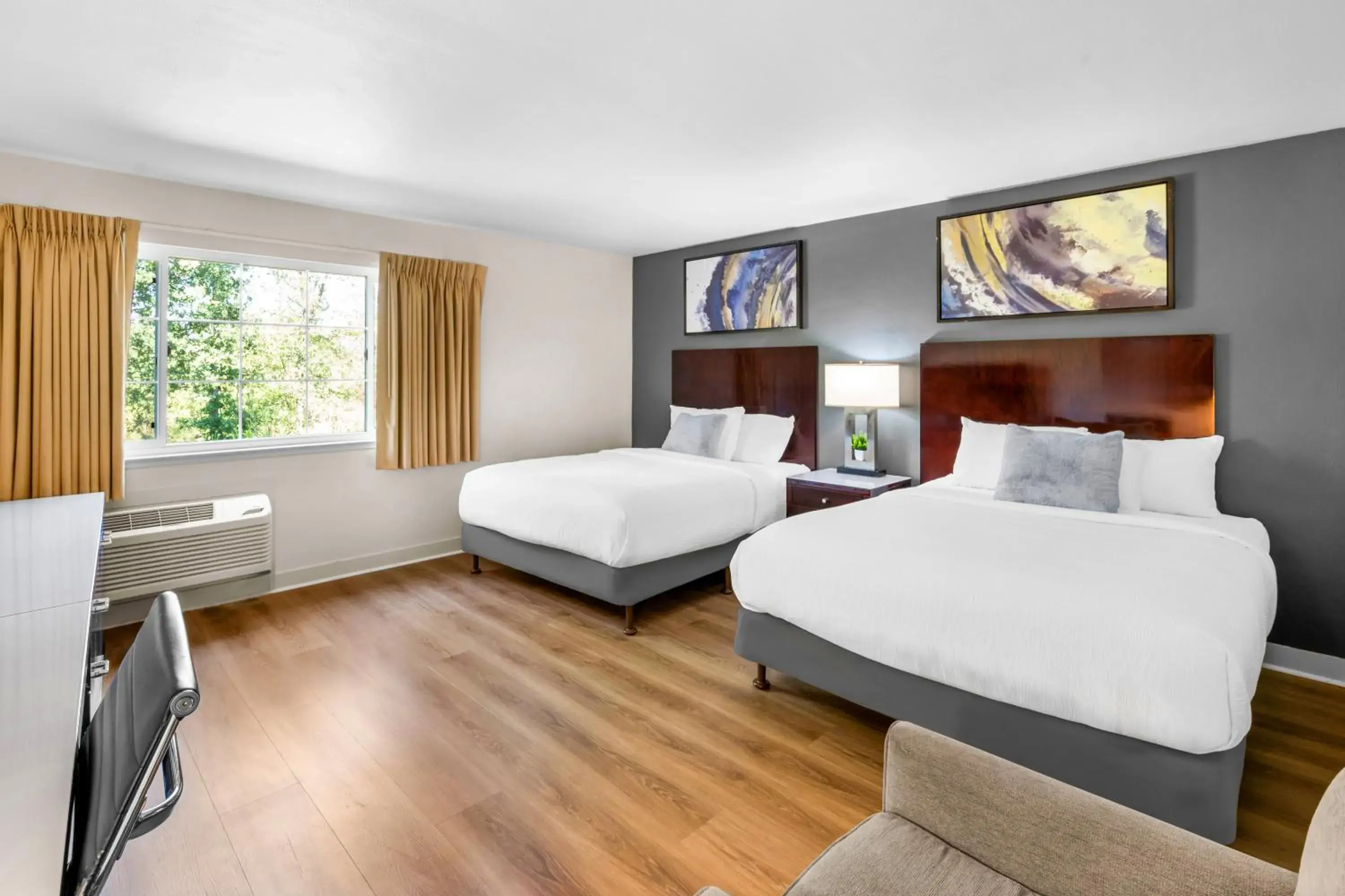 Quadruple Room with Two Queen Beds - Non Smoking in The Jackson Lodge Quadruple Room with Two Queen Beds - Non Smoking in The Jackson Lodge