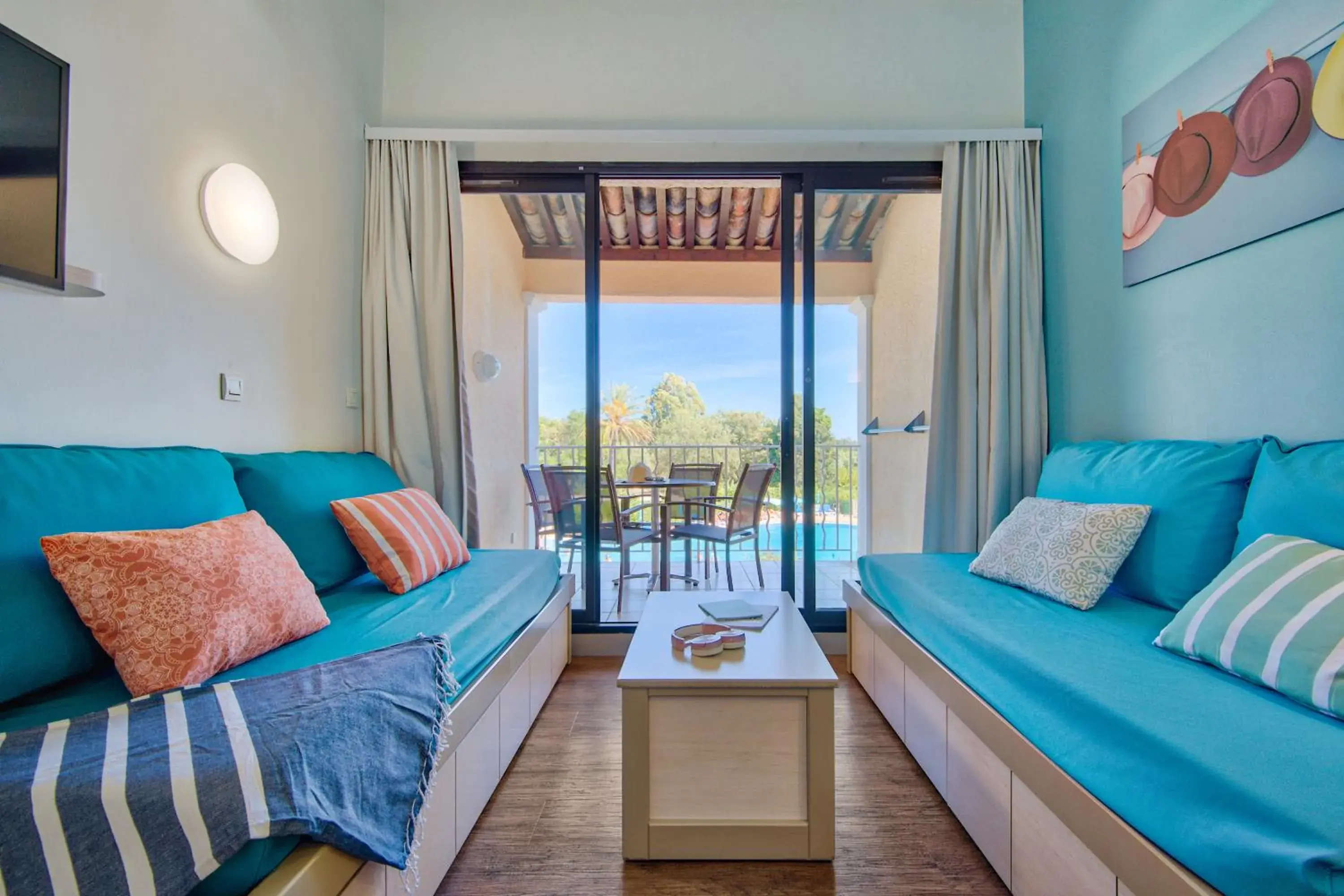 One-Bedroom Apartment with Terrace or Balcony (4 People) in Résidence Pierre & Vacances Les Parcs de Grimaud One-Bedroom Apartment with Terrace or Balcony (4 People) in Résidence Pierre & Vacances Les Parcs de Grimaud