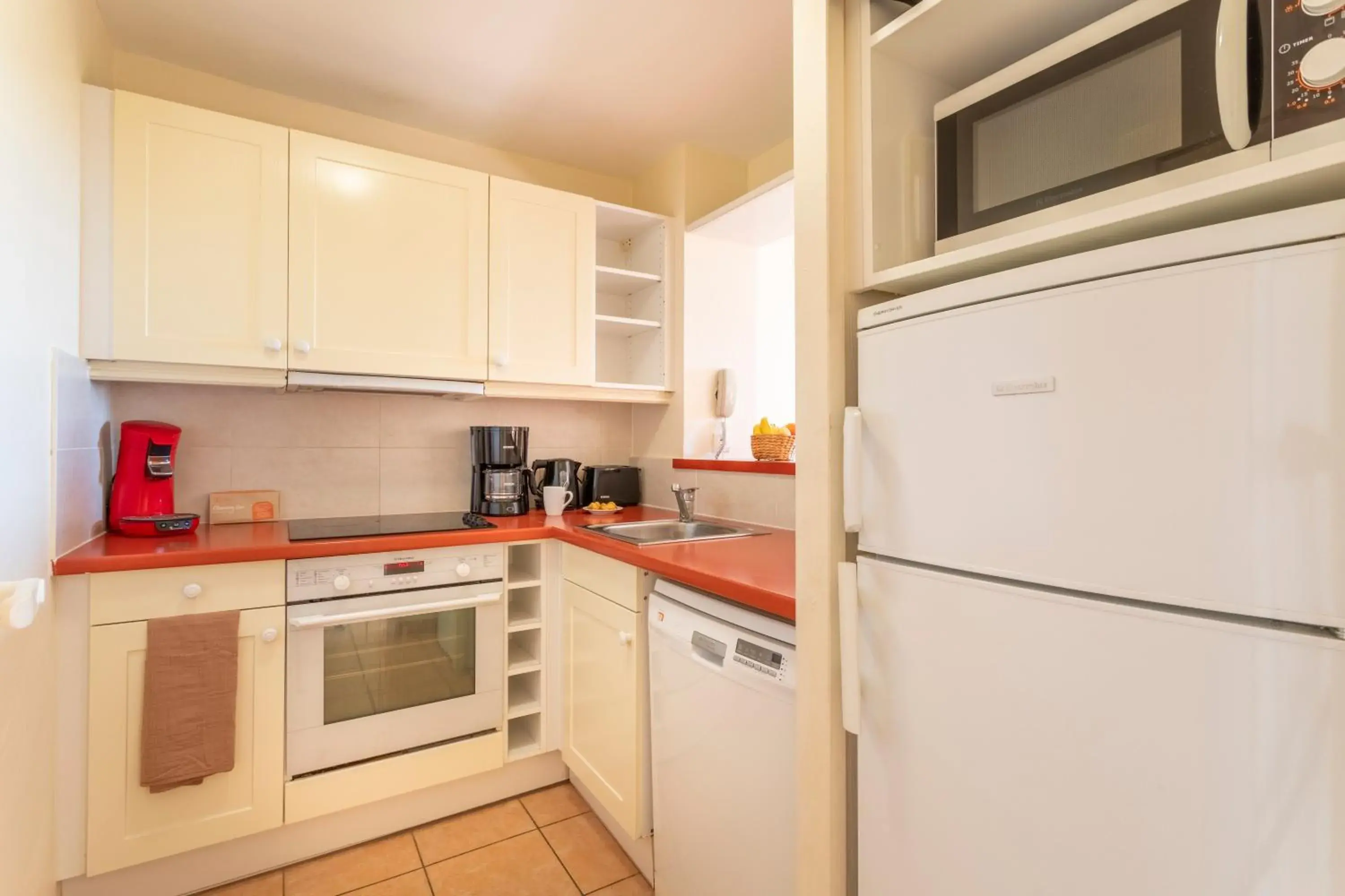 Two-Bedroom Apartment with Sleeping Alcove and Balcony (8 People) in Village Pierre & Vacances Pont Royal en Provence Two-Bedroom Apartment with Sleeping Alcove and Balcony (8 People) in Village Pierre & Vacances Pont Royal en Provence