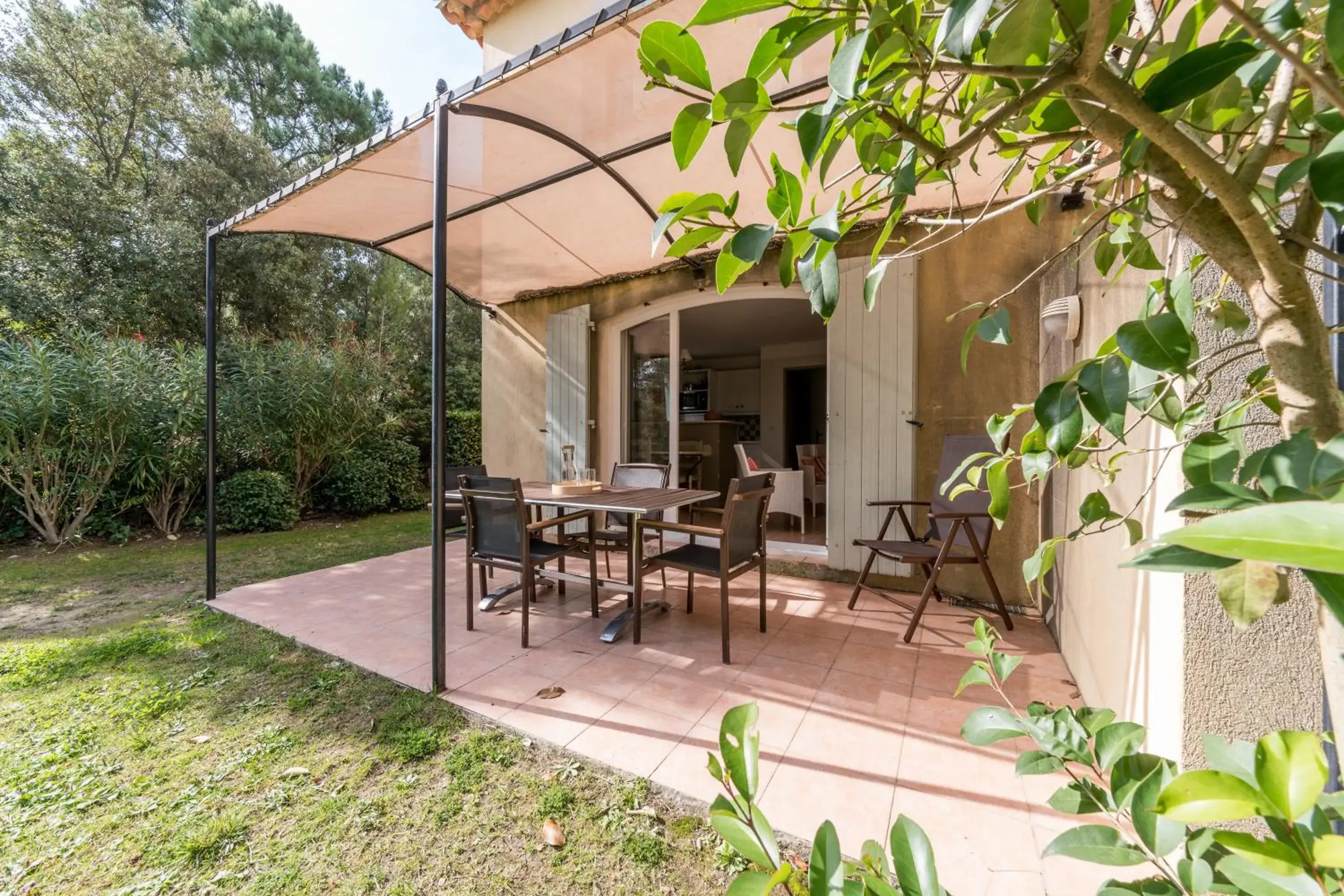 Two-Bedroom Duplex House with Garden (6 People) - Taillades District in Village Pierre & Vacances Pont Royal en Provence Two-Bedroom Duplex House with Garden (6 People) - Taillades District in Village Pierre & Vacances Pont Royal en Provence