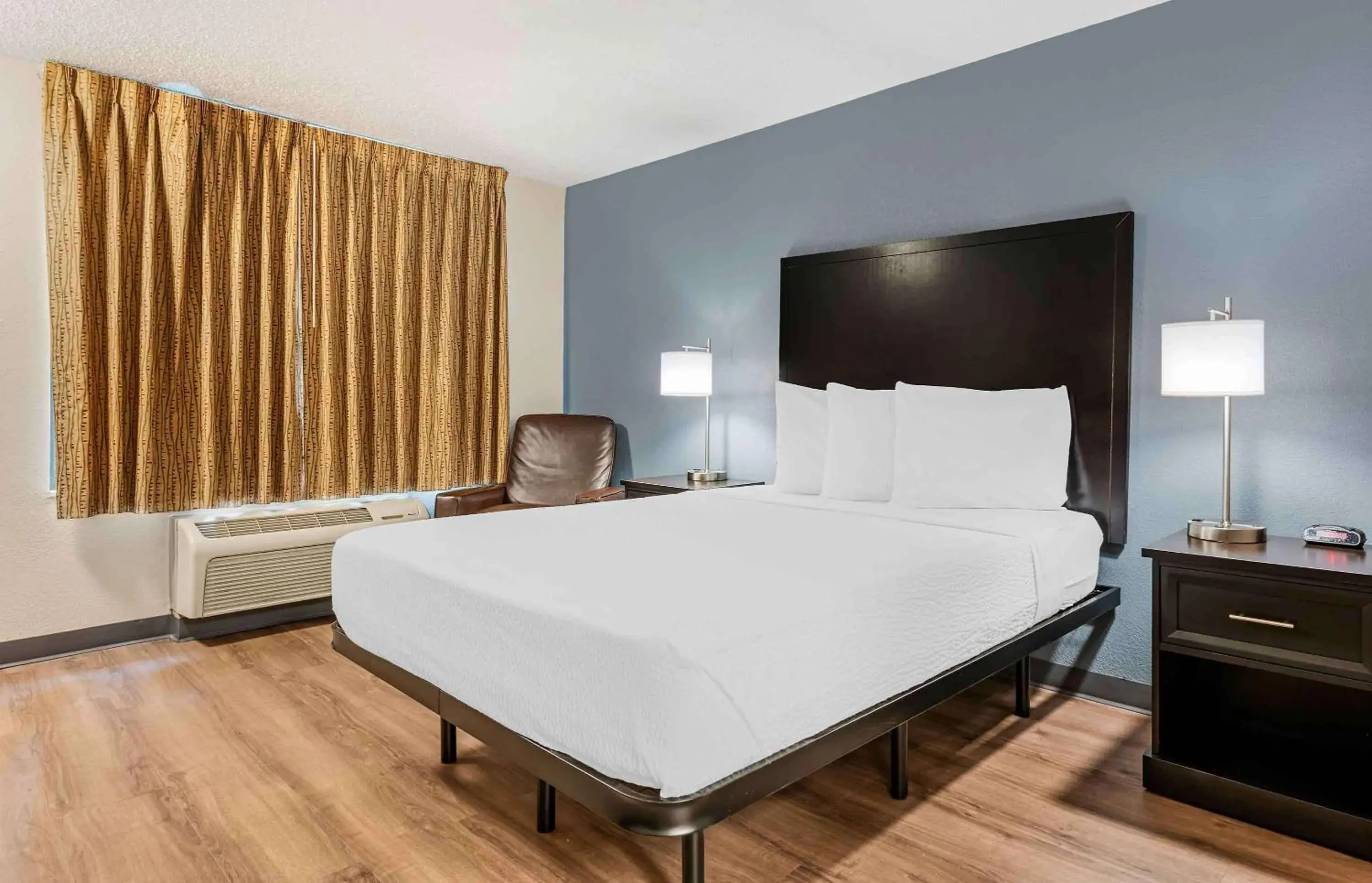Queen studio with 1 Queen Bed - Disability Access/Non-Smoking in Extended Stay America Suites - Dayton - North Queen studio with 1 Queen Bed - Disability Access/Non-Smoking in Extended Stay America Suites - Dayton - North