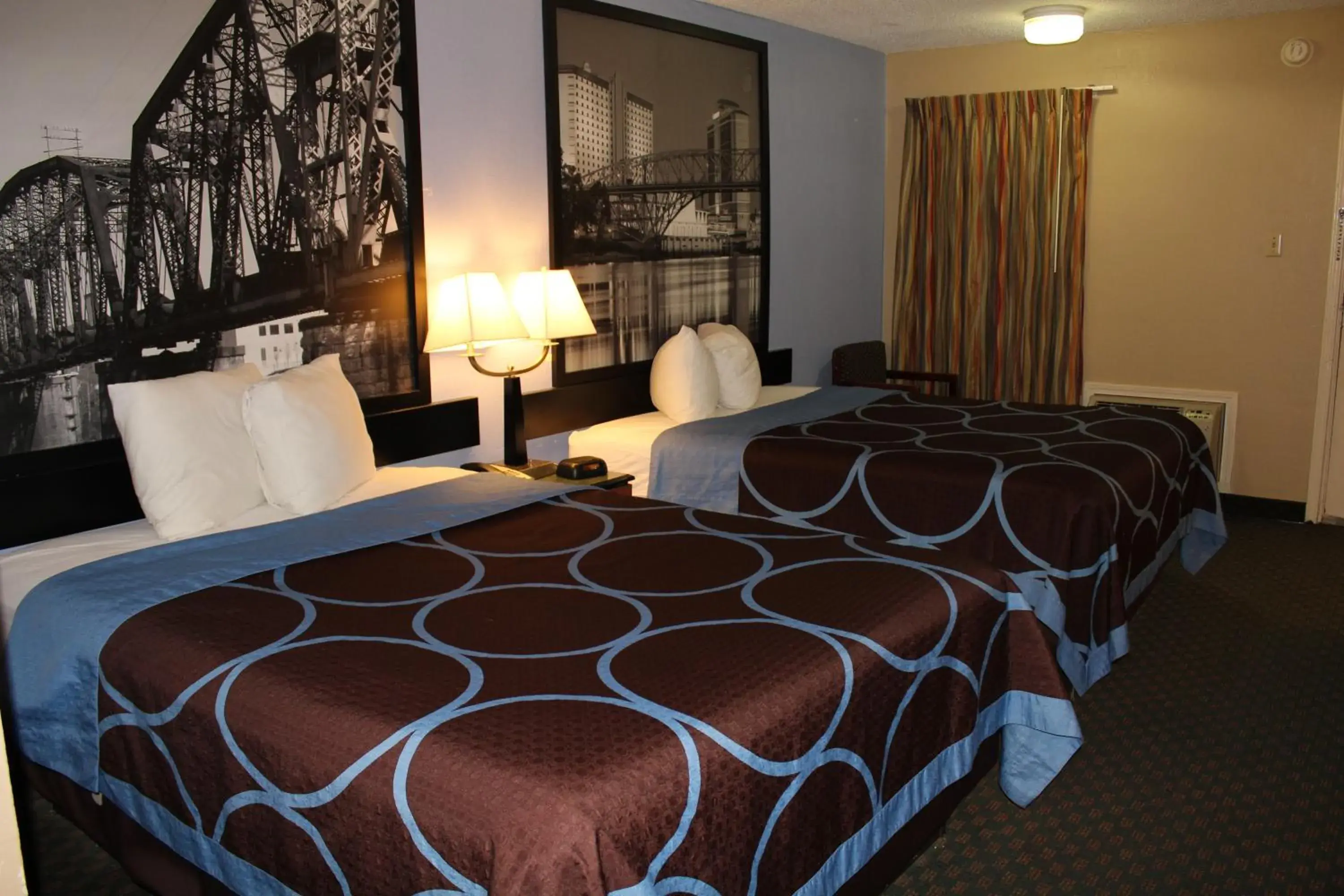 Double Room with Two Double Beds - Mobility Access/Non-Smoking in Super 8 by Wyndham Bossier City/Shreveport Area Double Room with Two Double Beds - Mobility Access/Non-Smoking in Super 8 by Wyndham Bossier City/Shreveport Area