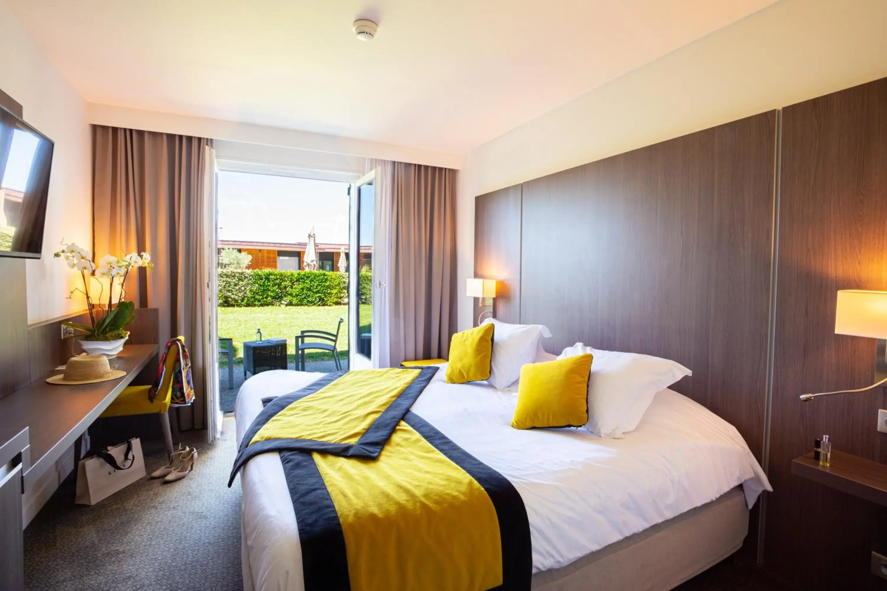 Standard Double/Twin Room in Domaine la Charpinière, The Originals Collection Standard Double/Twin Room in Domaine la Charpinière, The Originals Collection