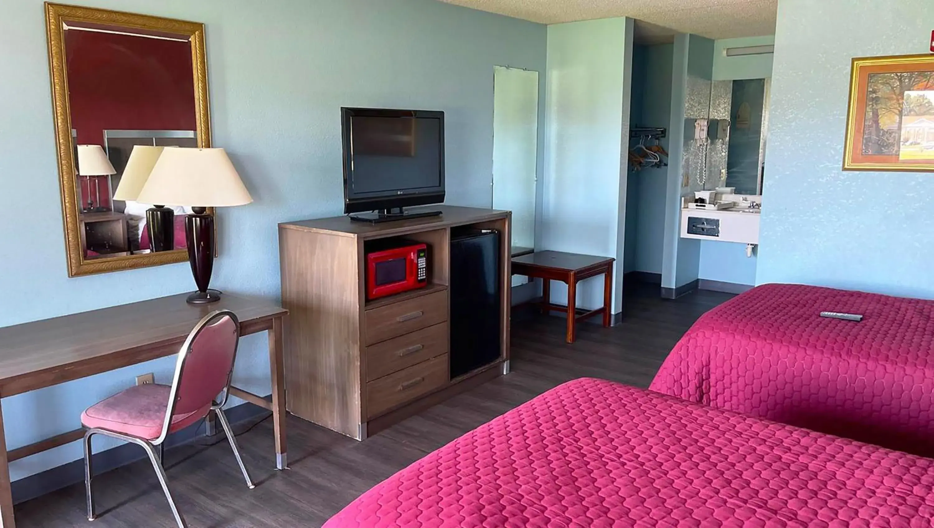 Quadruple Room - single occupancy in Mayfair Inn Quadruple Room - single occupancy in Mayfair Inn