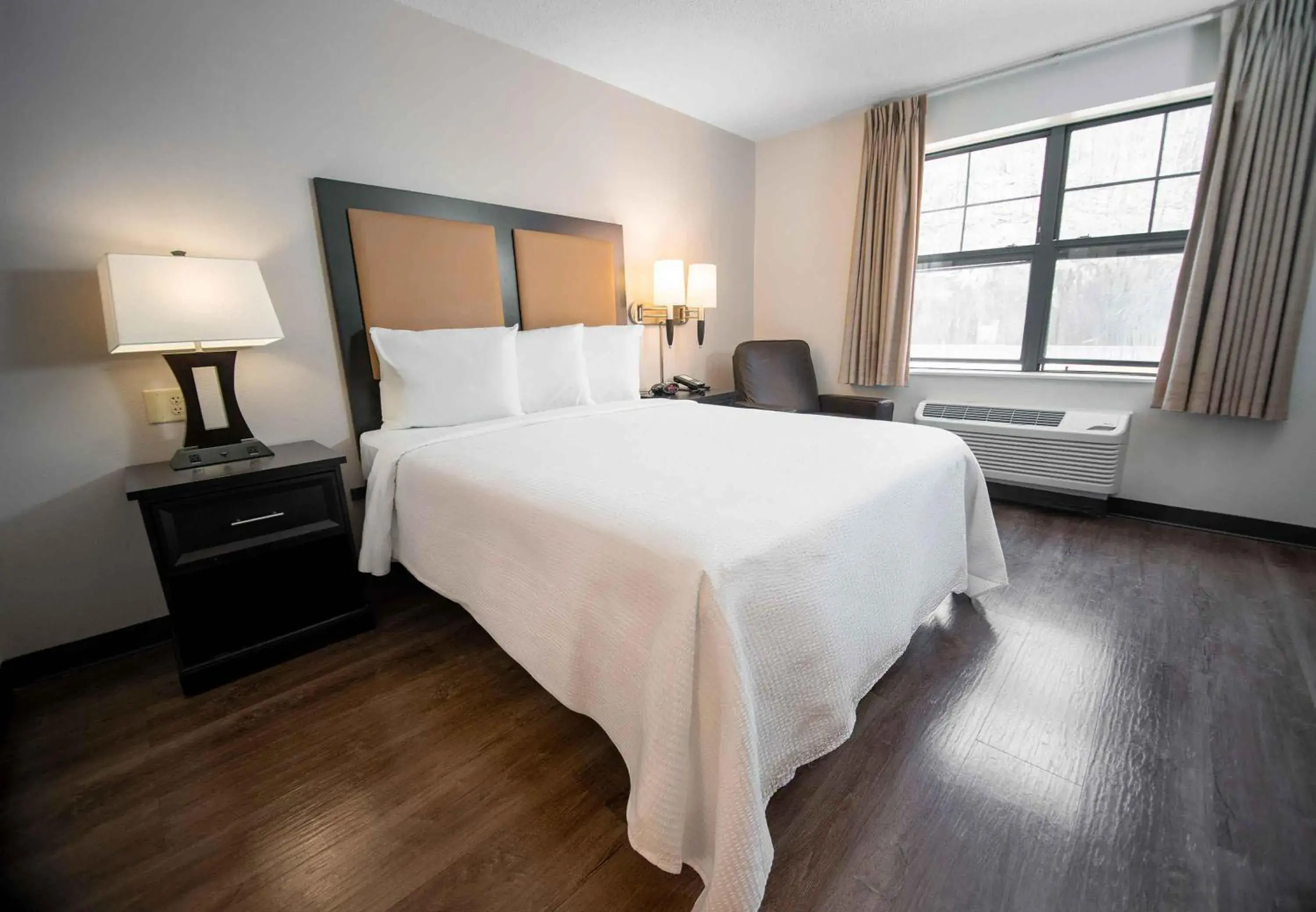 Studio with 1 King Bed - Non-Smoking in Extended Stay America Suites - San Rafael - Francisco Blvd East Studio with 1 King Bed - Non-Smoking in Extended Stay America Suites - San Rafael - Francisco Blvd East