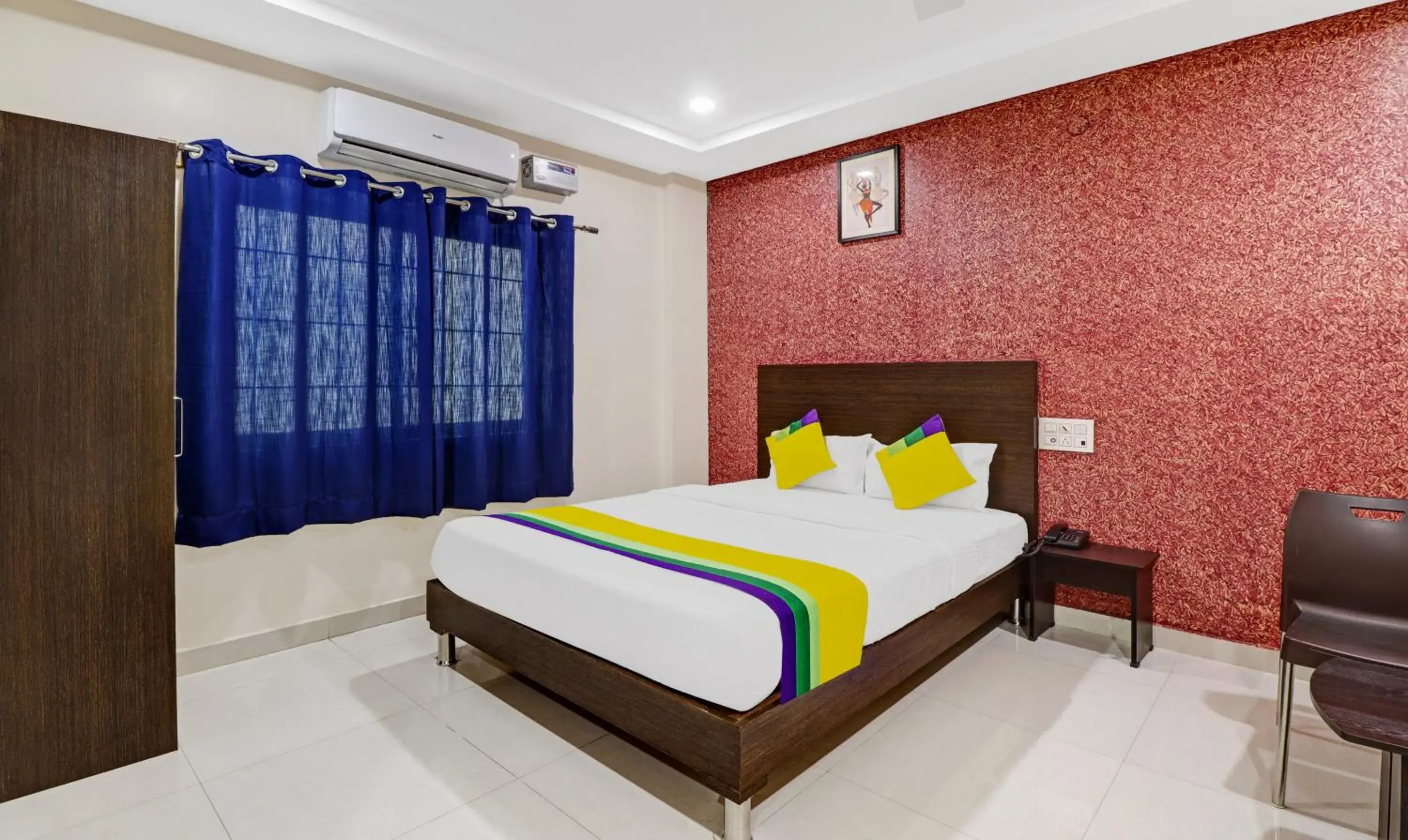 Standard Double Room in Itsy Hotels Harsha Comforts,600 Mts From Coffee Museum Standard Double Room in Itsy Hotels Harsha Comforts,600 Mts From Coffee Museum