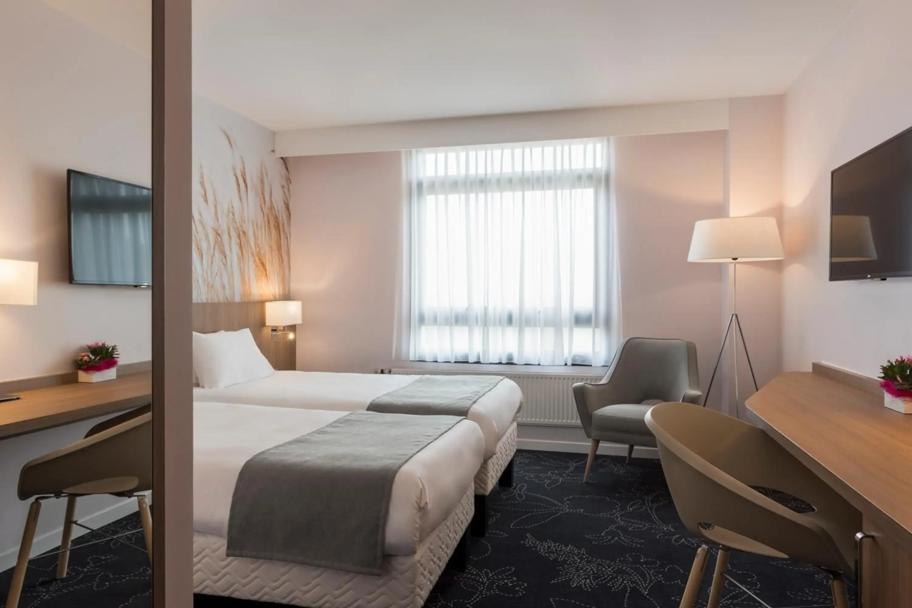 Standard Twin Room in Holiday Inn Calais Coquelles by IHG Standard Twin Room in Holiday Inn Calais Coquelles by IHG