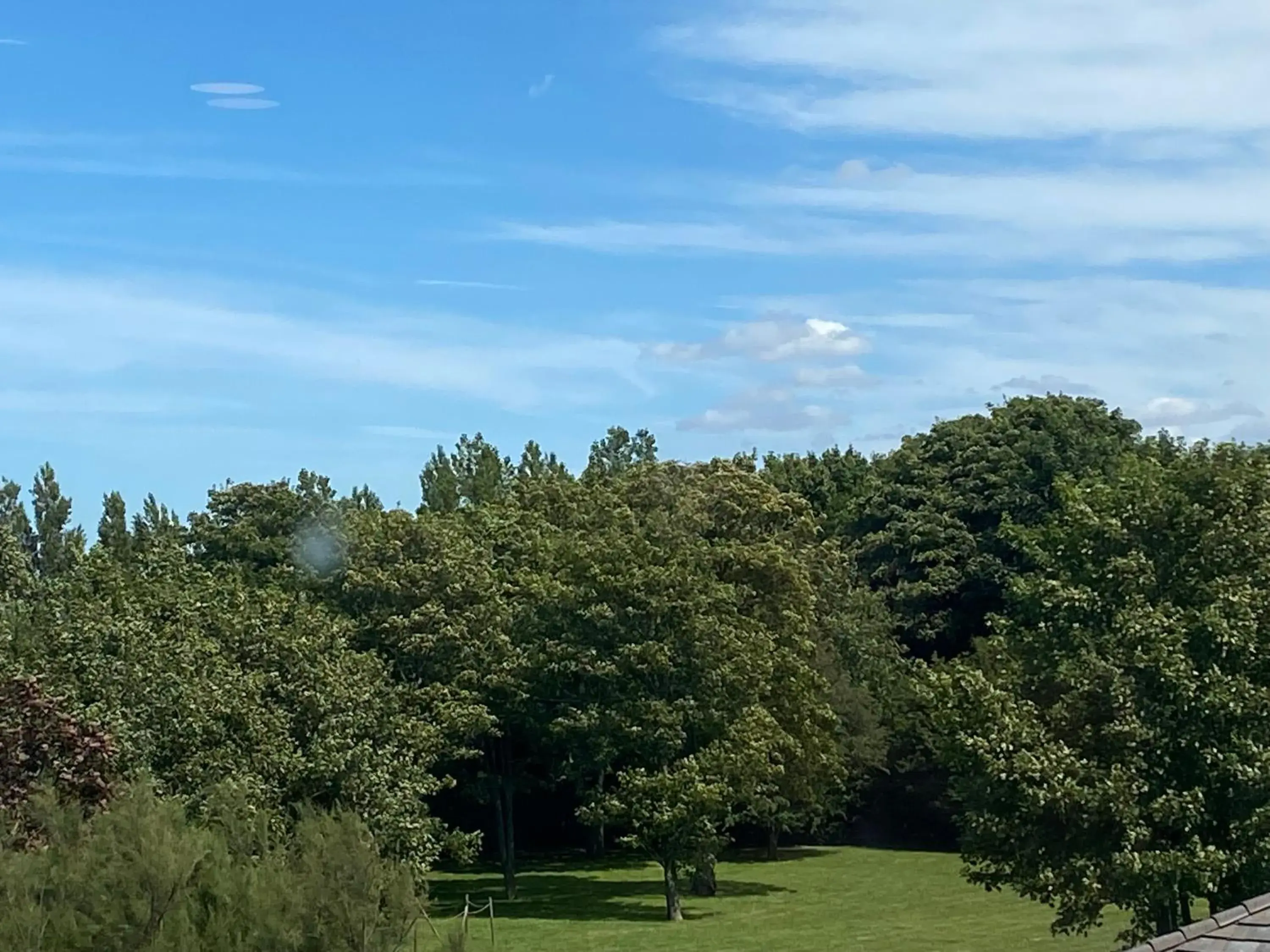 Standard King Room with Garden View - Top Floor in Holiday Inn Calais Coquelles by IHG Standard King Room with Garden View - Top Floor in Holiday Inn Calais Coquelles by IHG
