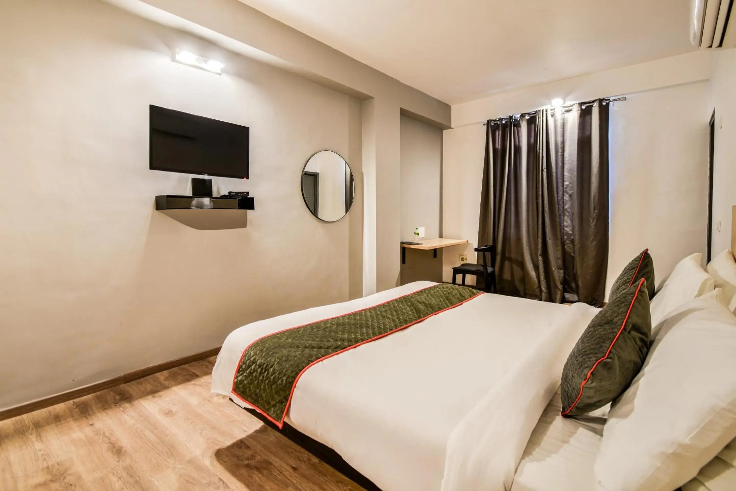 OYO Hotel Luxurs OYO Hotel Luxurs