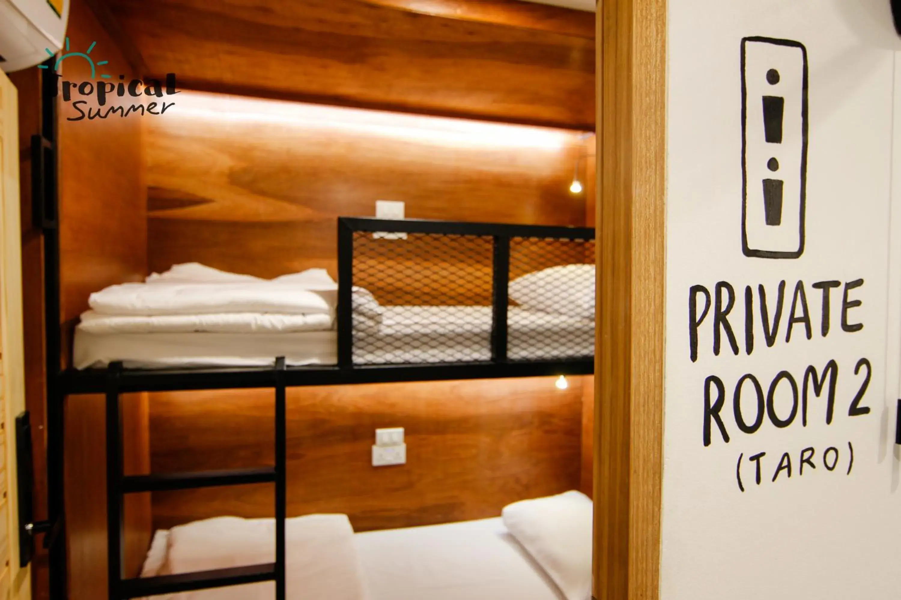 Economy Twin Room in Tropical Summer Hostel Economy Twin Room in Tropical Summer Hostel