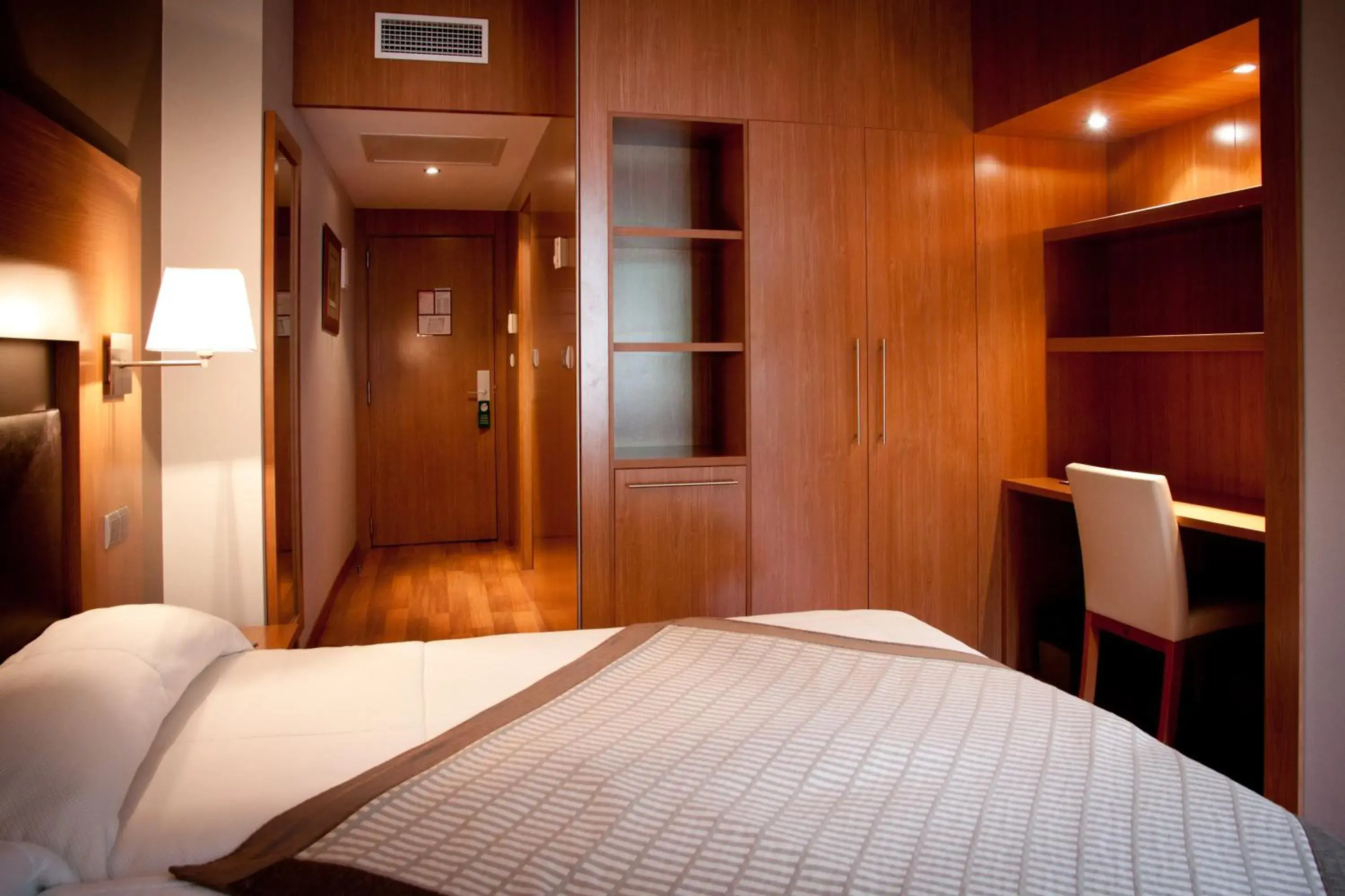 Superior Double Room - single occupancy in Alti Hôtel Superior Double Room - single occupancy in Alti Hôtel