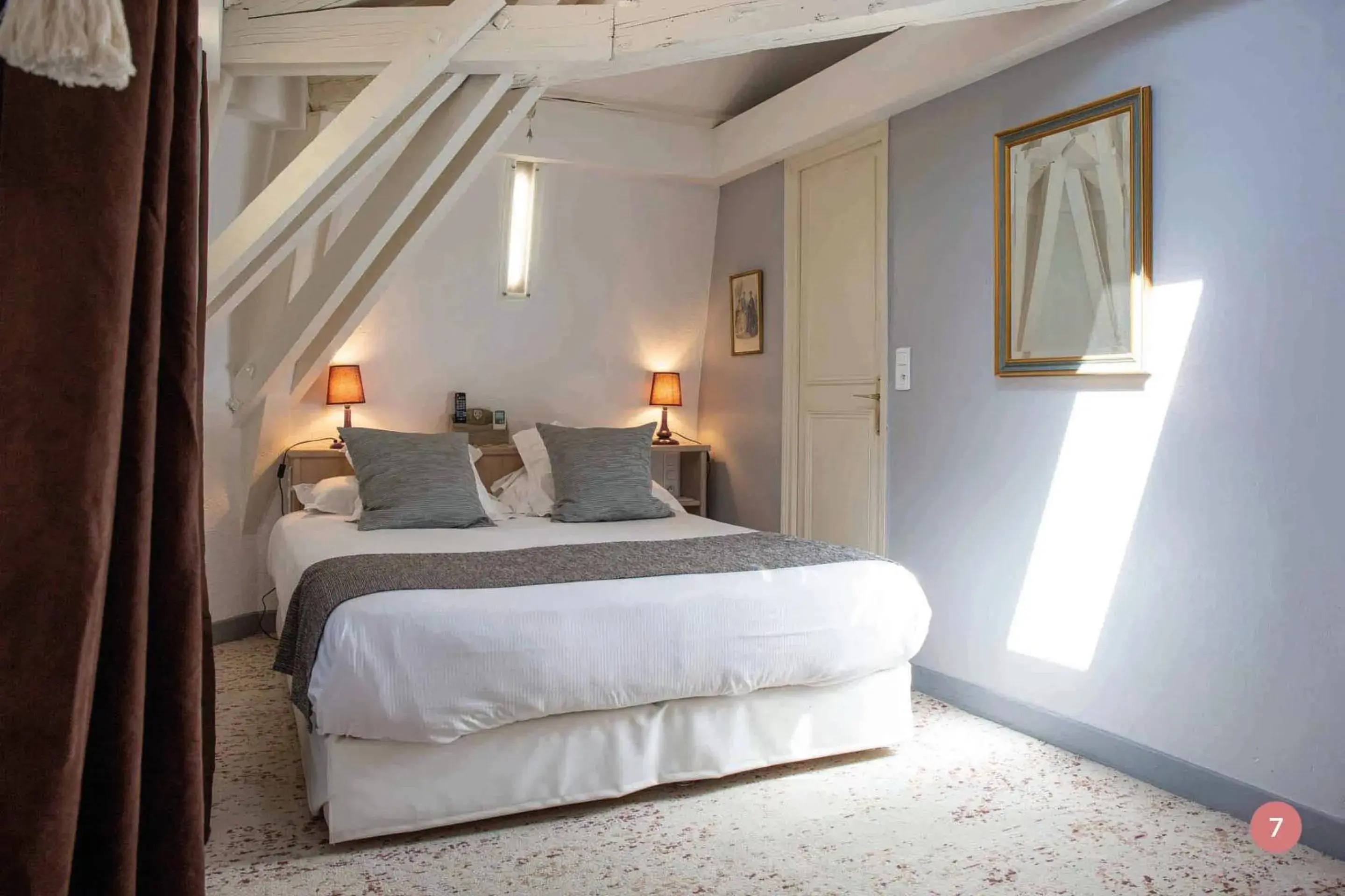 Tradition Double Room in Hôtel La Casa Pairal Tradition Double Room in Hôtel La Casa Pairal