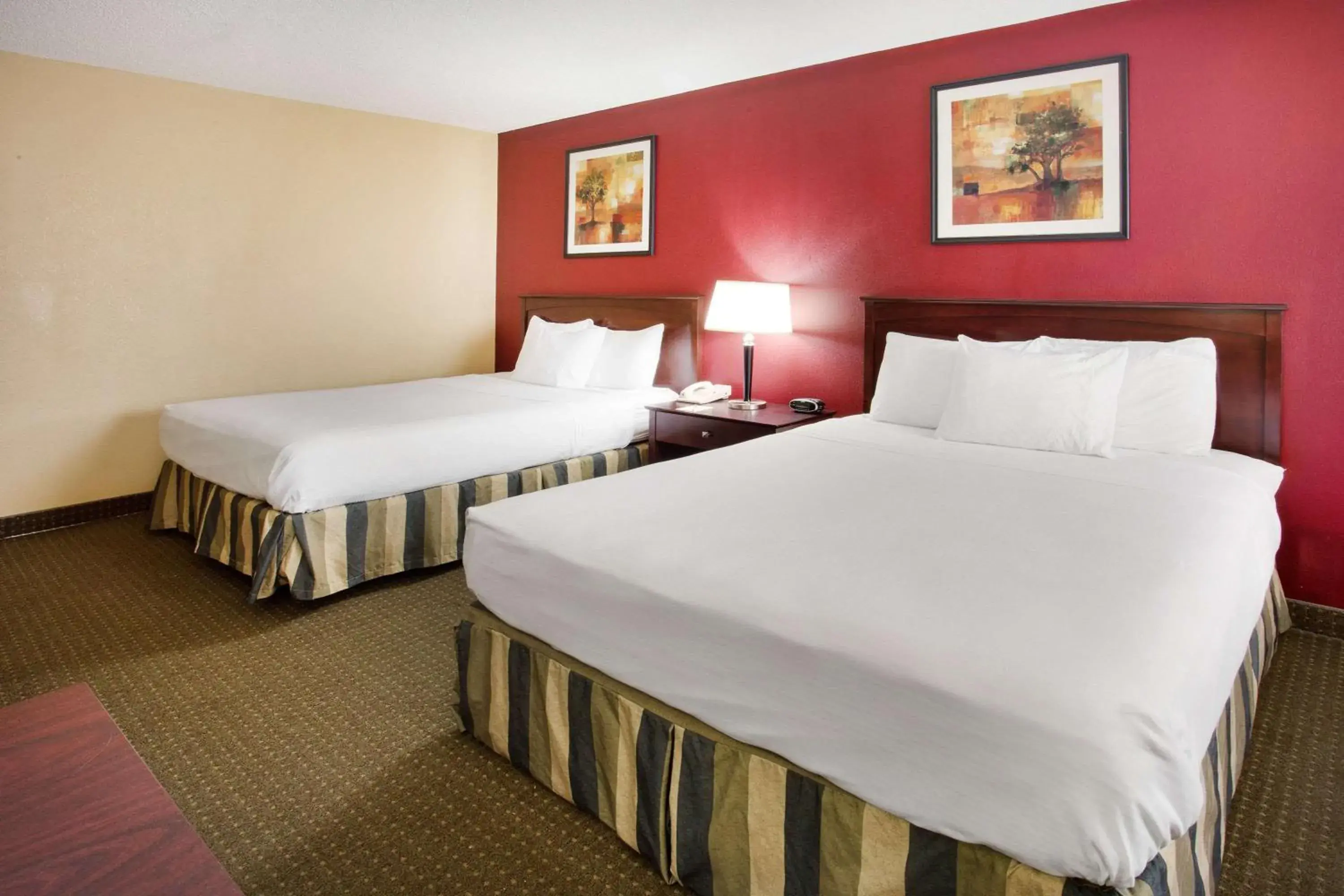 Queen Room with Two Queen Beds- Non-Smoking in Ramada by Wyndham Bettendorf Queen Room with Two Queen Beds- Non-Smoking in Ramada by Wyndham Bettendorf