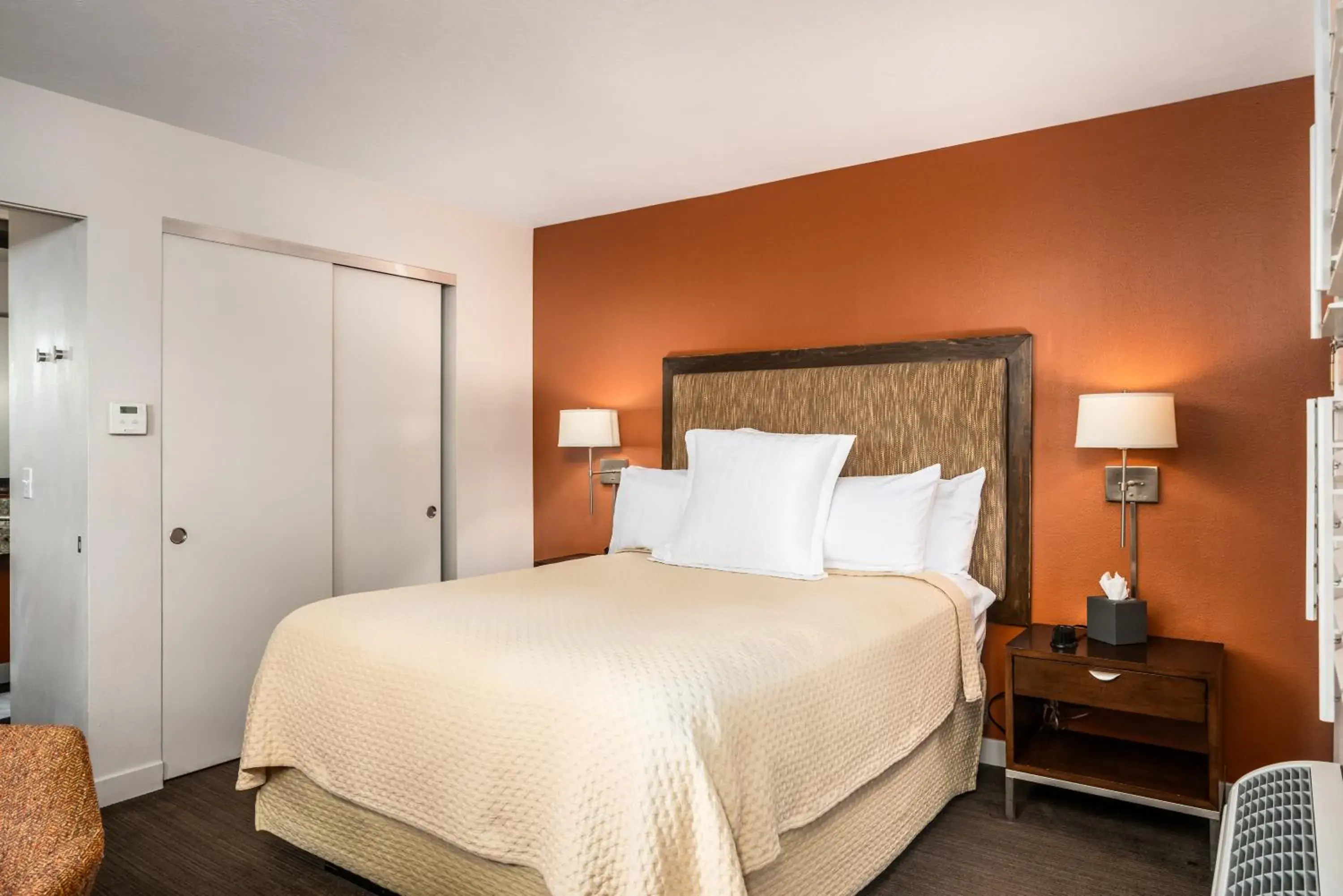 Dragonfly Room in Red Mountain Resort Dragonfly Room in Red Mountain Resort