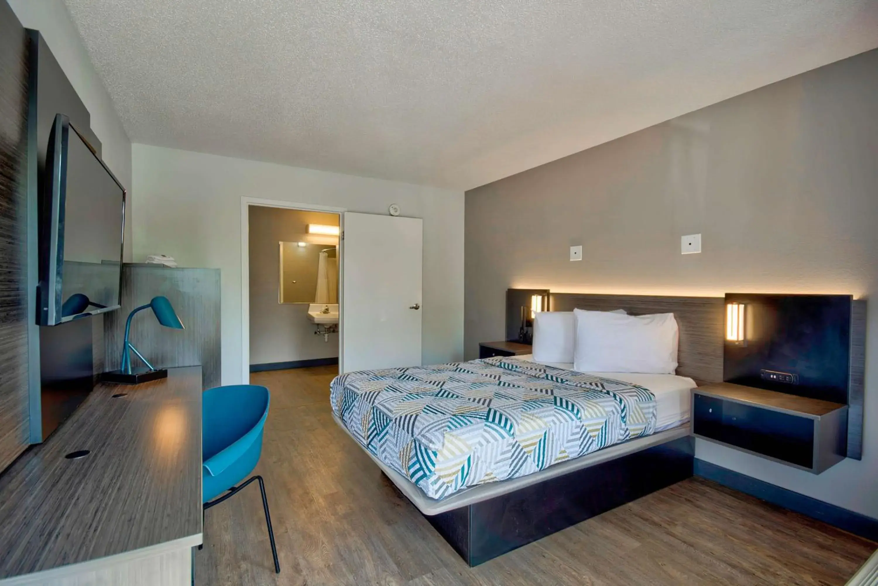 Double Room - Disability Access in Motel 6-Warren, MI - Detroit East Double Room - Disability Access in Motel 6-Warren, MI - Detroit East