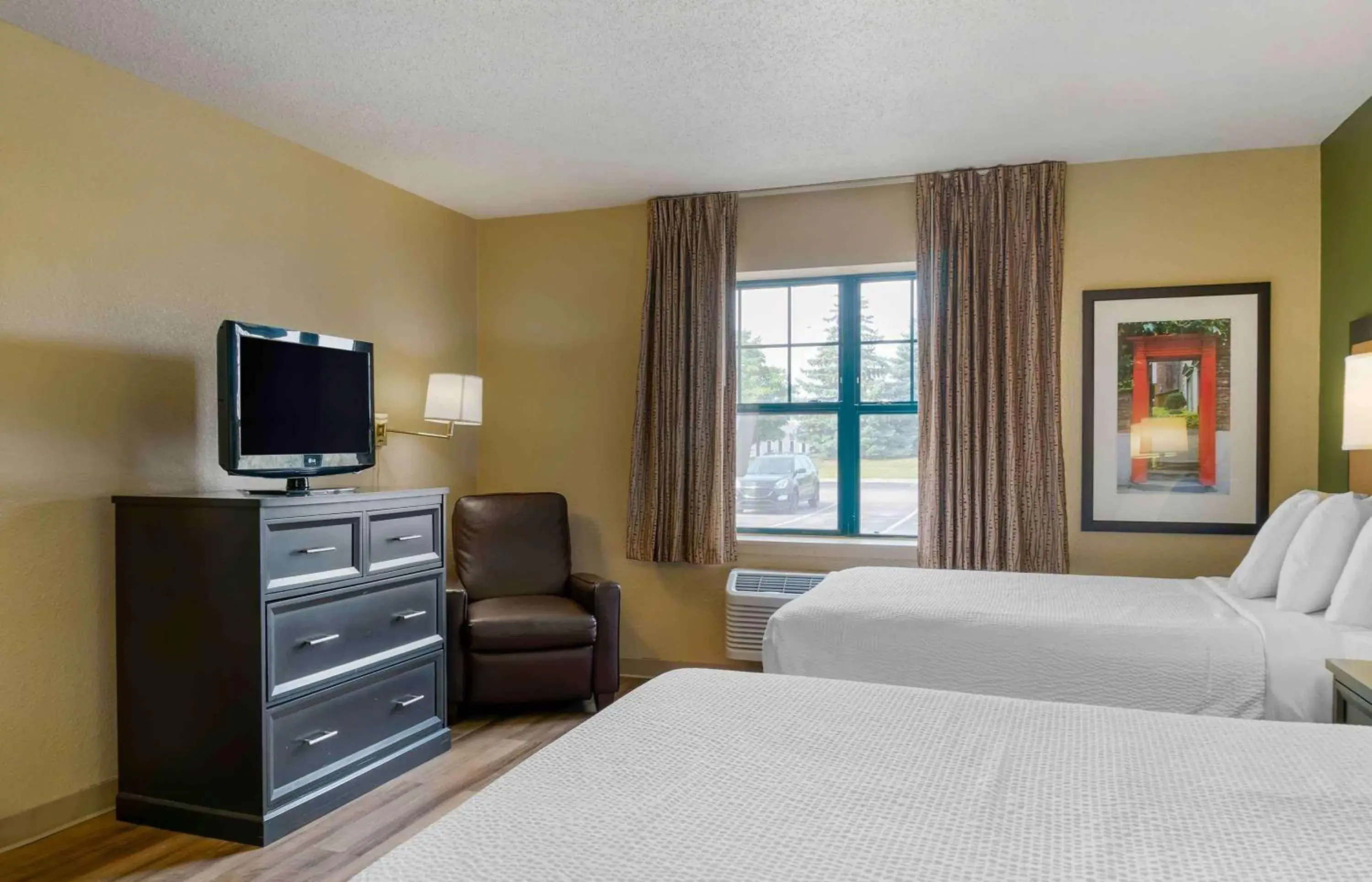 Studio with 2 Double Beds - Non-Smoking in Extended Stay America Suites - Detroit - Madison Heights Studio with 2 Double Beds - Non-Smoking in Extended Stay America Suites - Detroit - Madison Heights