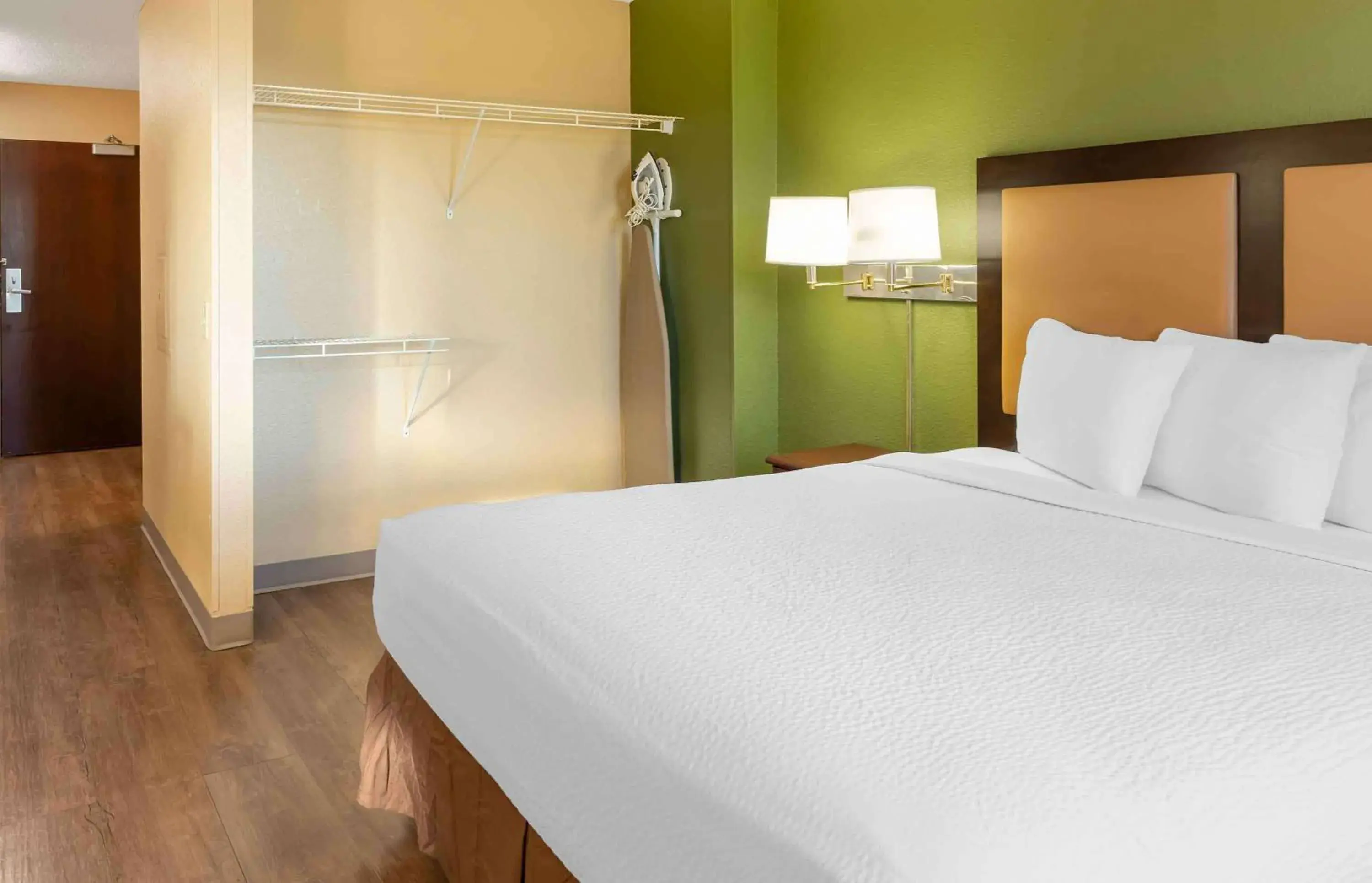 Queen Studio - Non-Smoking in Extended Stay America Suites - Dublin - Hacienda Dr Queen Studio - Non-Smoking in Extended Stay America Suites - Dublin - Hacienda Dr