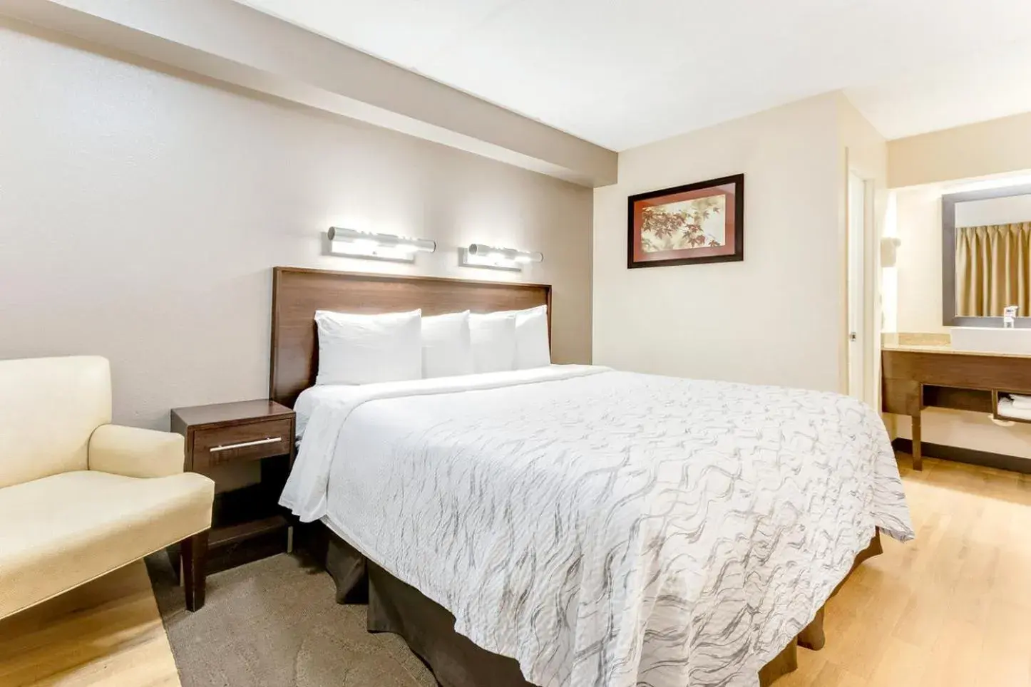 Standard King Room Smoke Free in Red Roof Inn PLUS+ Mt Pleasant - Patriots Point Standard King Room Smoke Free in Red Roof Inn PLUS+ Mt Pleasant - Patriots Point