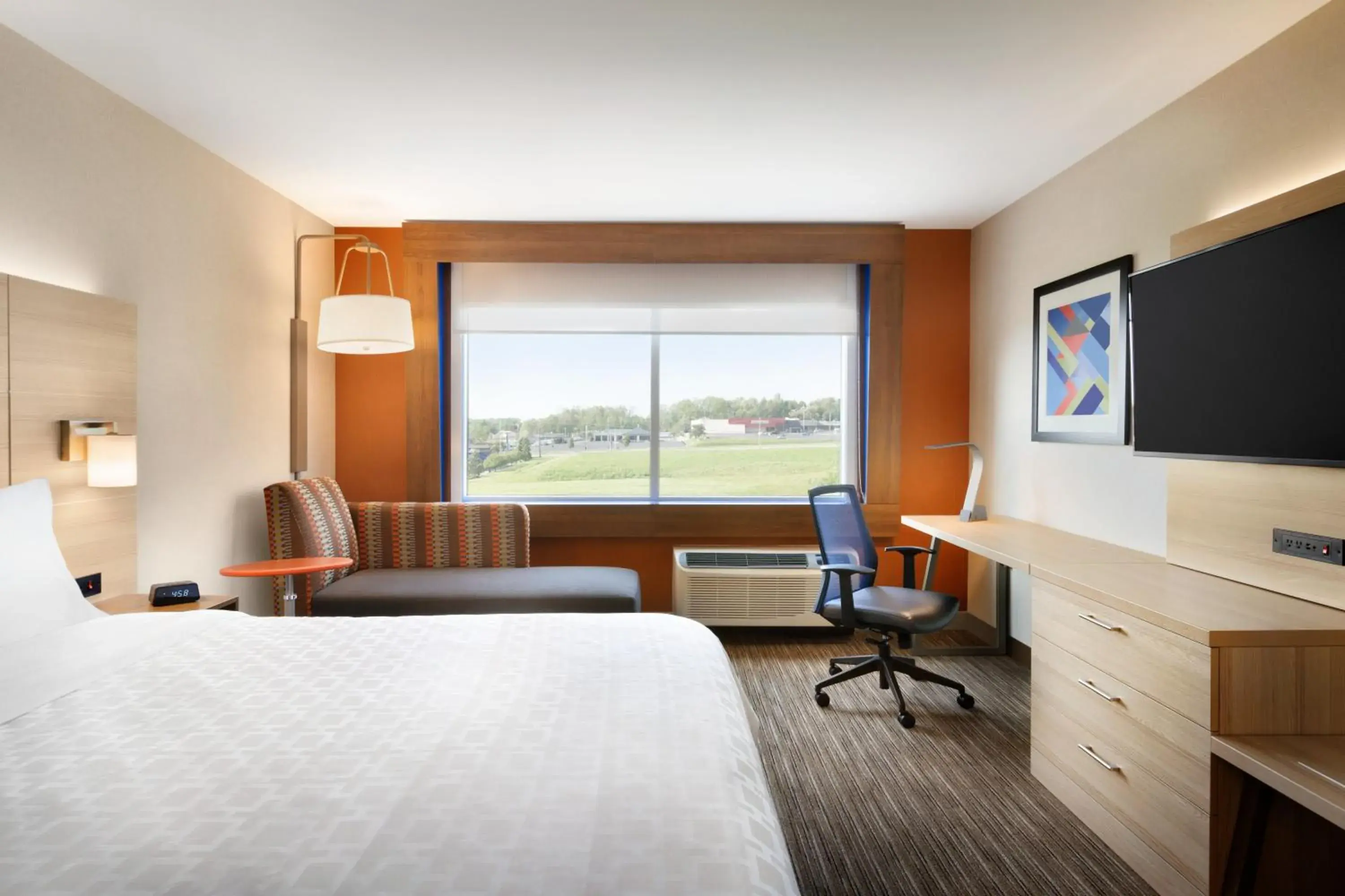 Suite - Disability Access Roll in Shower/Non-Smoking in Holiday Inn Express & Suites - Columbus - Worthington by IHG Suite - Disability Access Roll in Shower/Non-Smoking in Holiday Inn Express & Suites - Columbus - Worthington by IHG