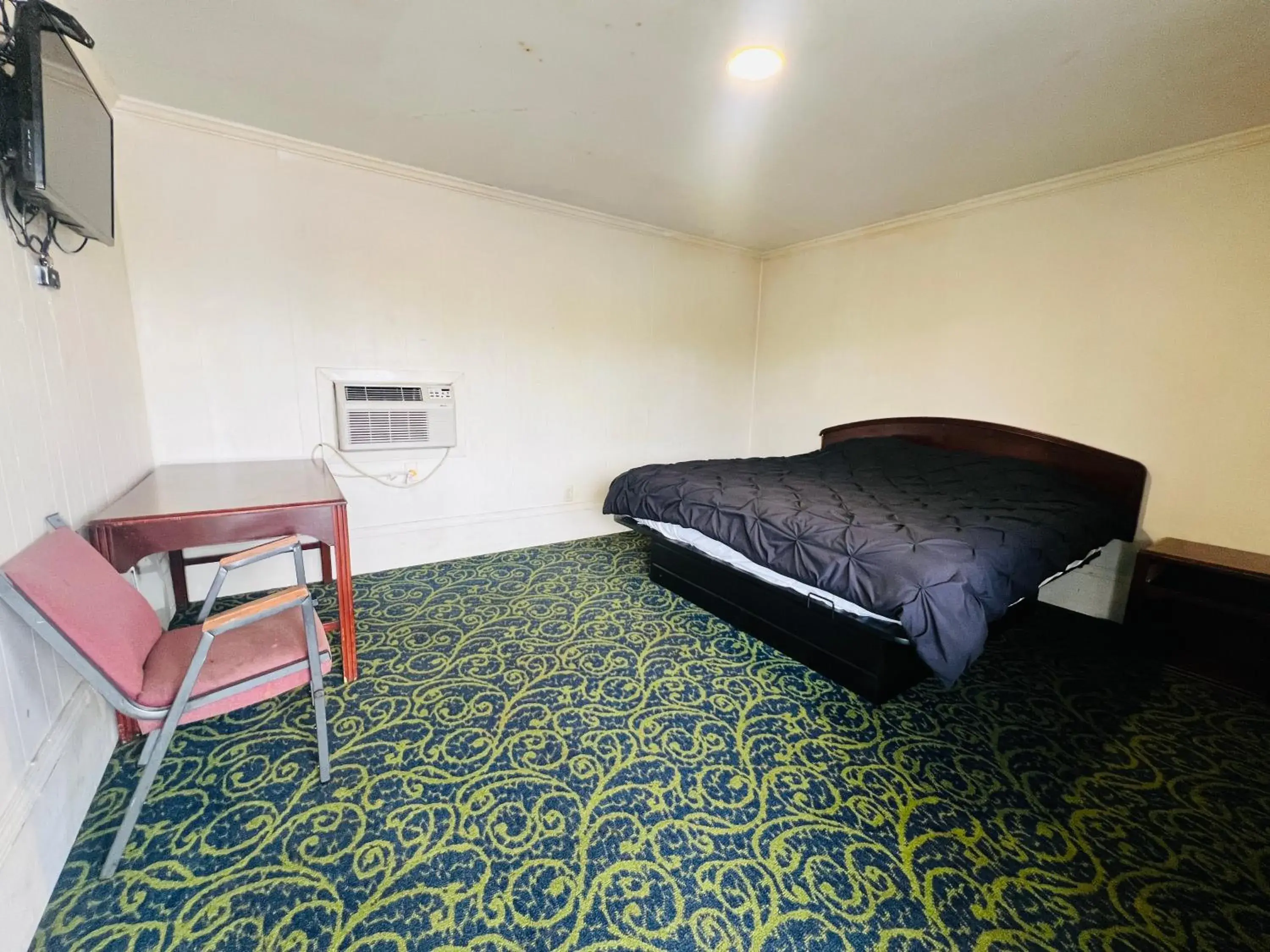 King Bed with Kitchenette Non-Smoking in Hotel O East Hemphill Burton-Flint King Bed with Kitchenette Non-Smoking in Hotel O East Hemphill Burton-Flint