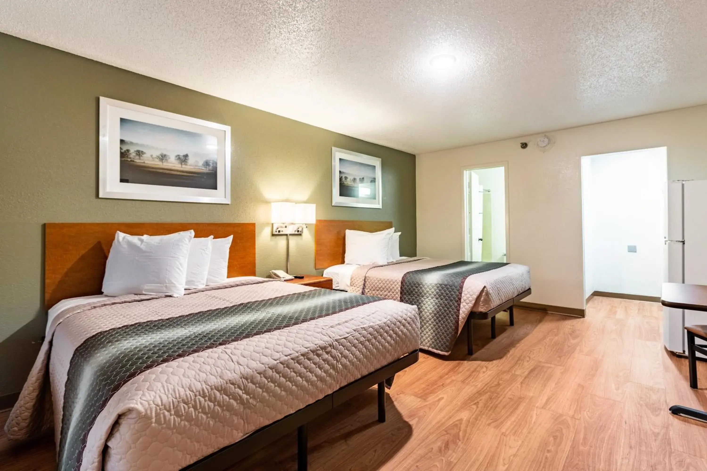 Studio Room with Two Double Beds Non-Smoking in HomeTowne Studios by Red Roof Atlanta NE - Downtown Norcross Studio Room with Two Double Beds Non-Smoking in HomeTowne Studios by Red Roof Atlanta NE - Downtown Norcross