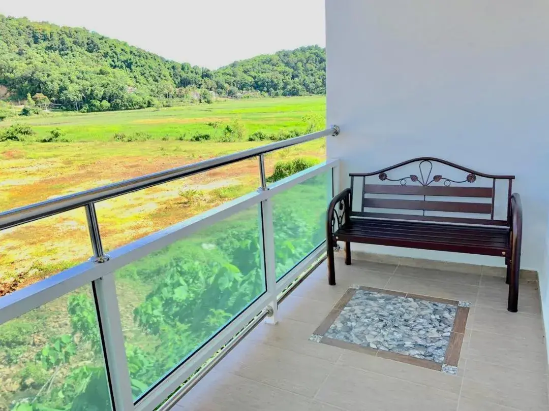 Deluxe Queen Room in Norshah Village Resort Deluxe Queen Room in Norshah Village Resort