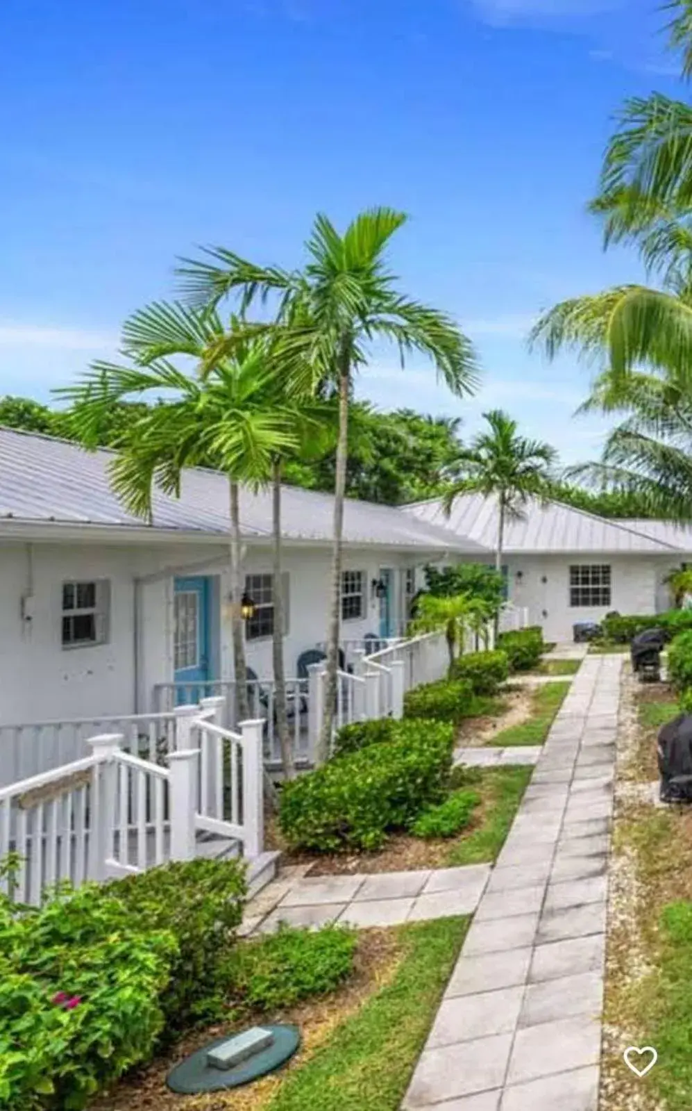Large Double Queen in Seahorse Beach Bungalows Large Double Queen in Seahorse Beach Bungalows