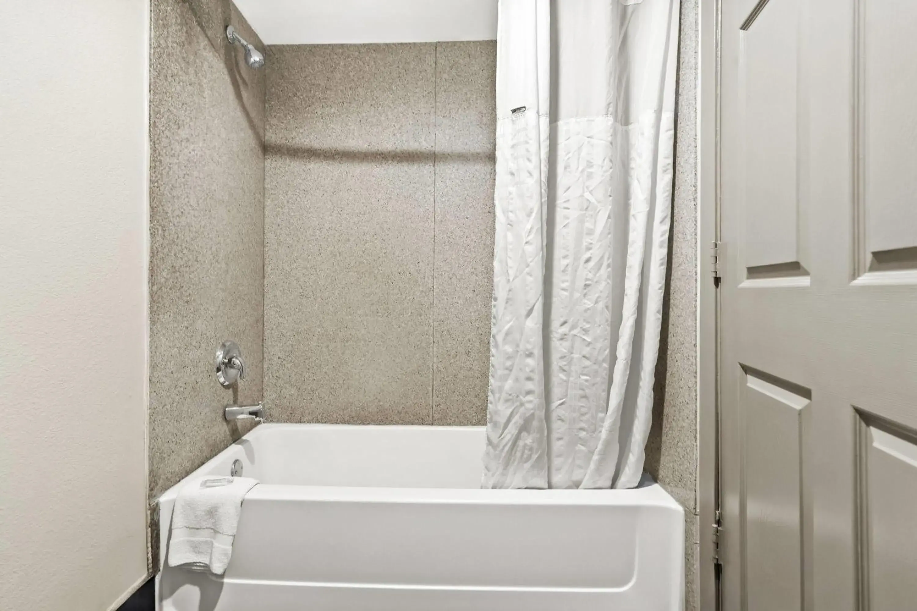 Deluxe King Studio Suite - Non-Smoking in Days Inn by Wyndham Nacogdoches/SFA University/Downtown Deluxe King Studio Suite - Non-Smoking in Days Inn by Wyndham Nacogdoches/SFA University/Downtown