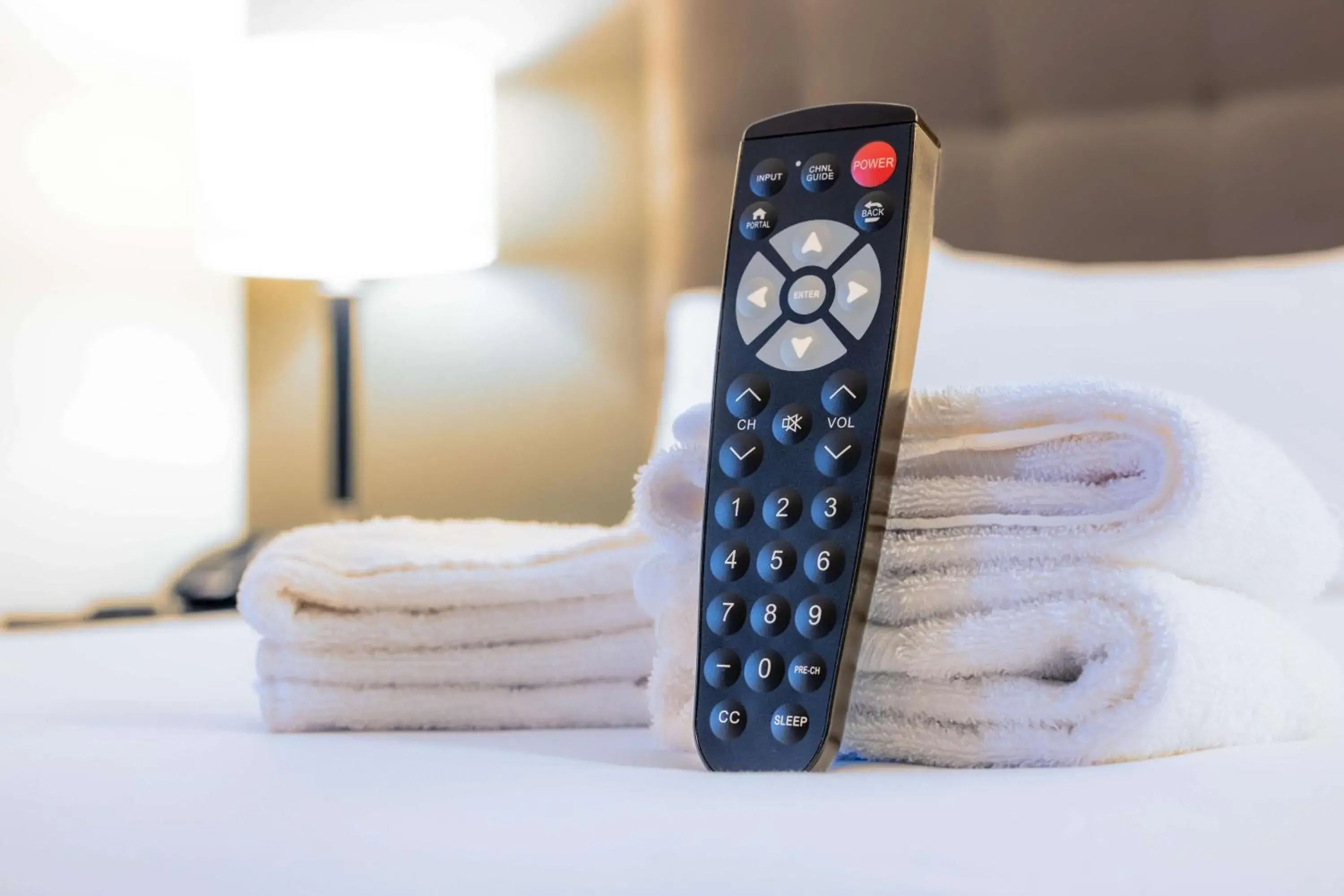 Deluxe King Room - Accessible, Tub in Drury Inn & Suites West Des Moines Deluxe King Room - Accessible, Tub in Drury Inn & Suites West Des Moines