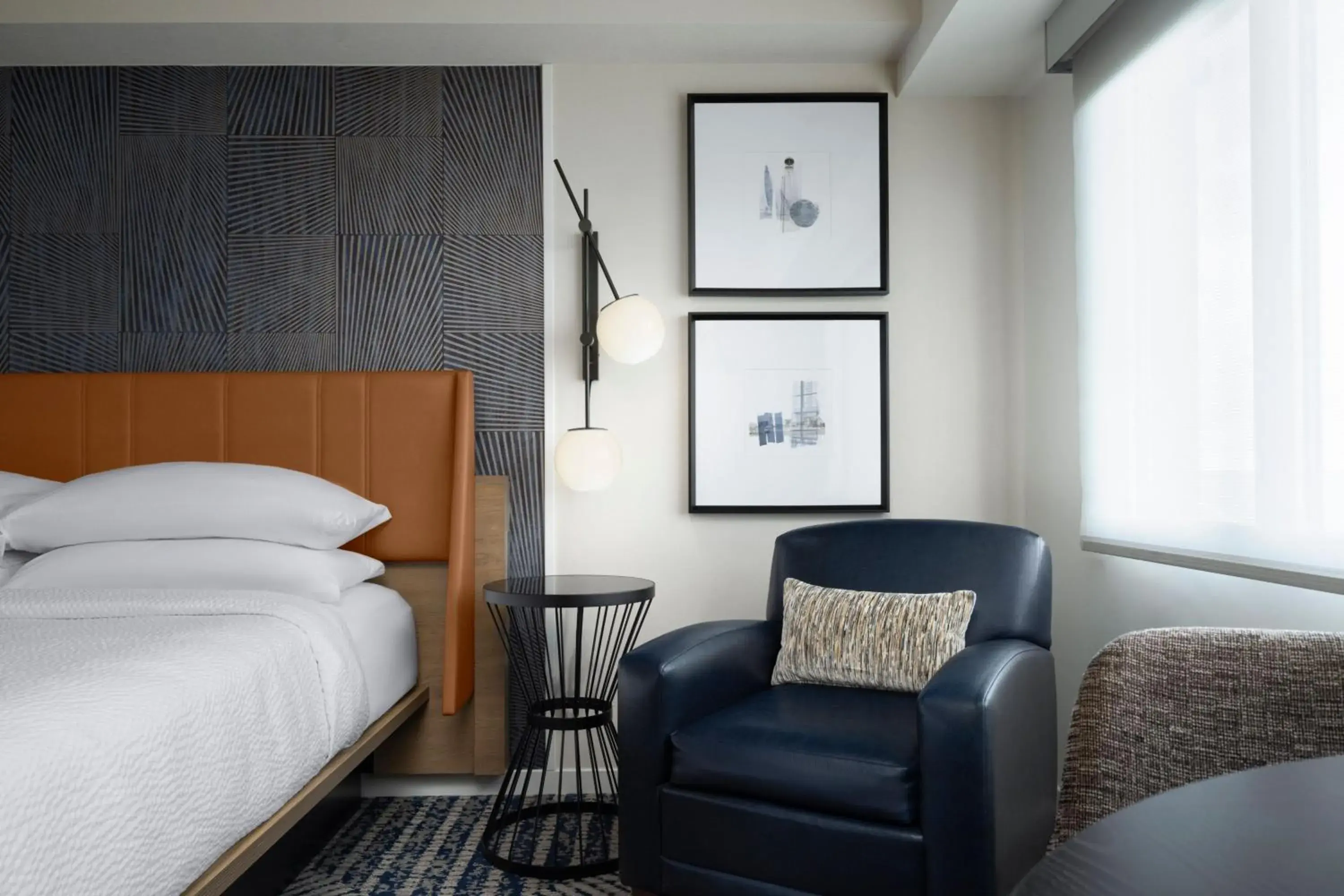 King Room with Marina View and Adapted Tub - Mobility and Hearing Accessible in Sheraton Erie Bayfront Hotel King Room with Marina View and Adapted Tub - Mobility and Hearing Accessible in Sheraton Erie Bayfront Hotel