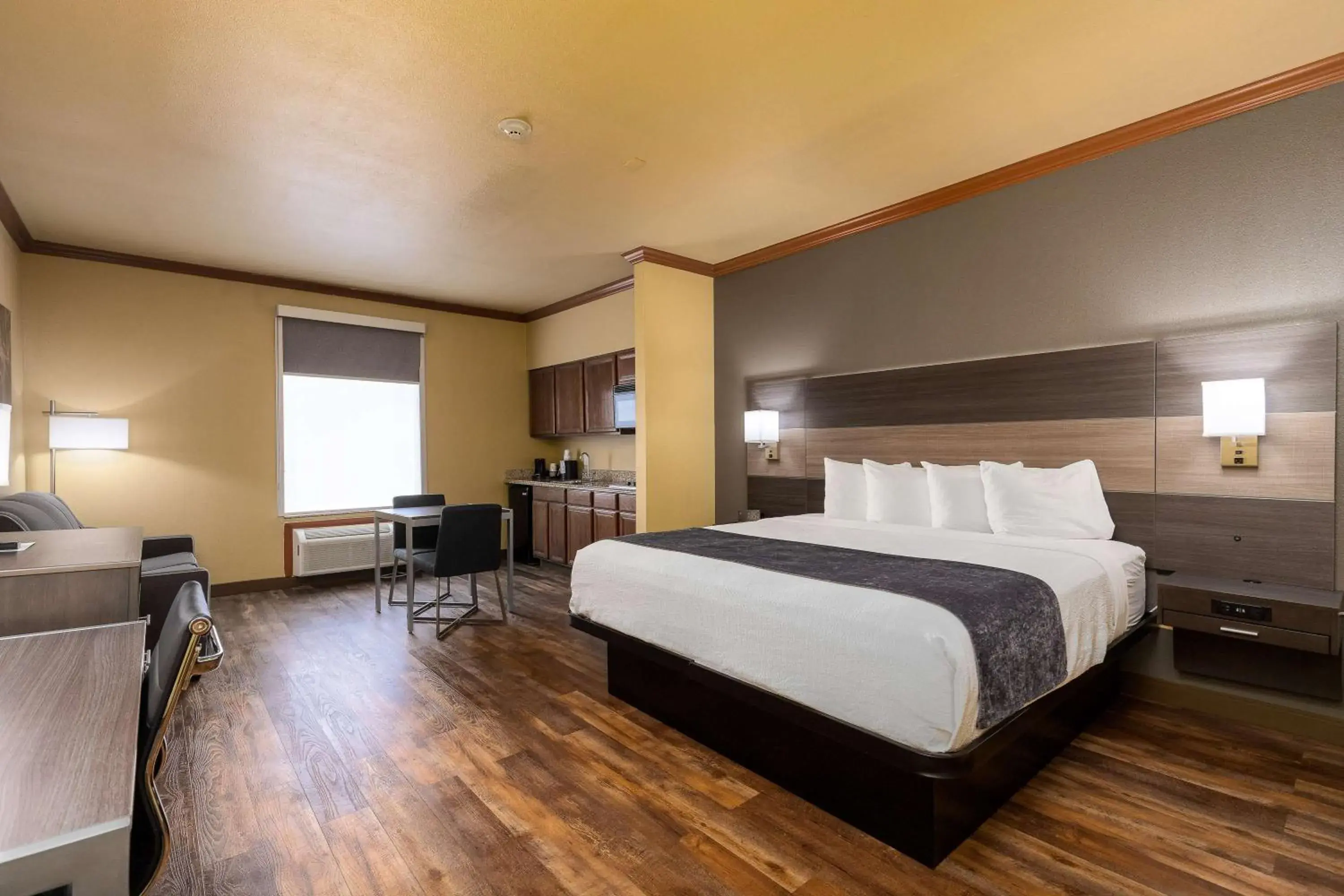 Deluxe King Room in Best Western Plus Portland Deluxe King Room in Best Western Plus Portland