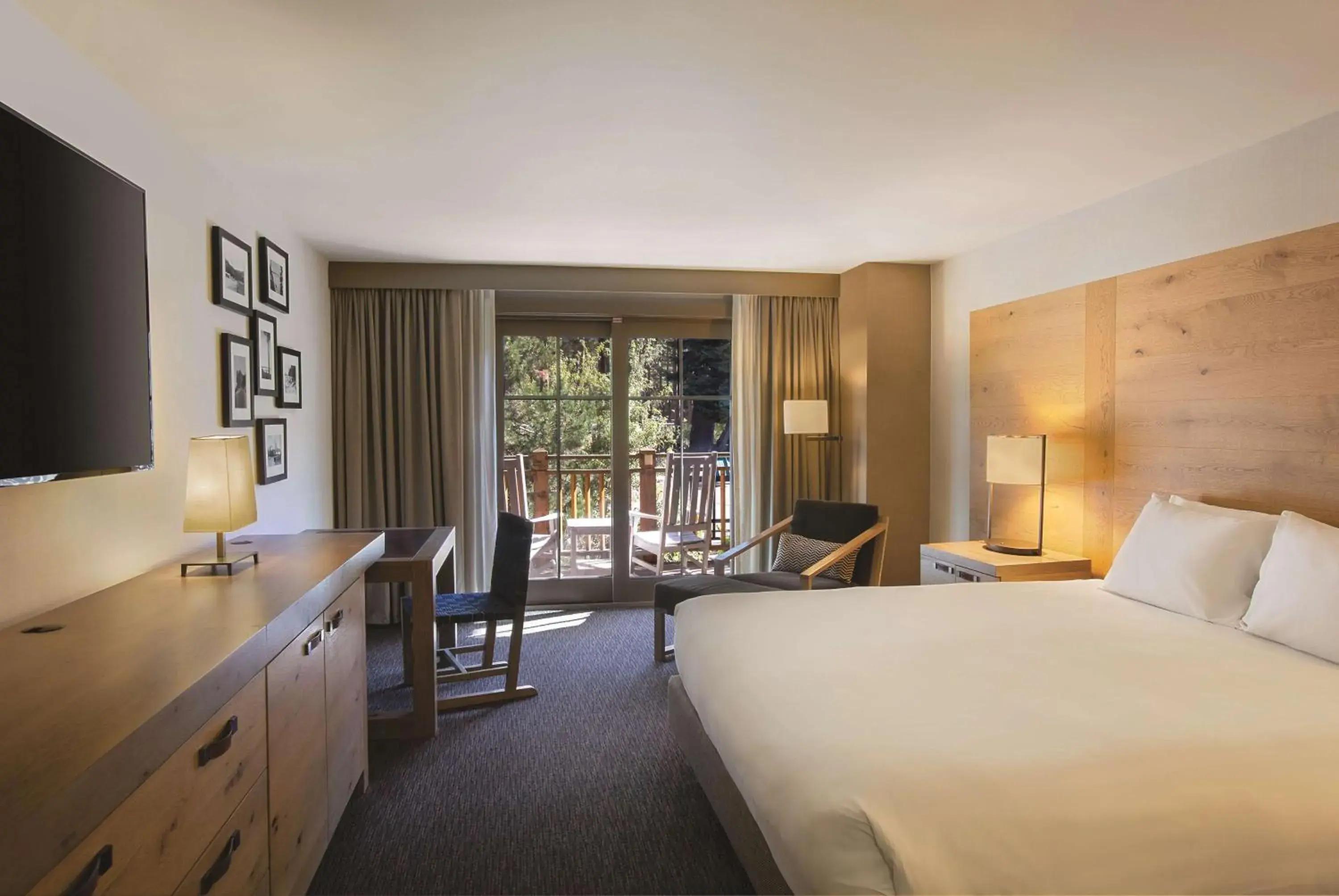 King Room with Balcony in Hyatt Regency Lake Tahoe Resort, Spa & Casino King Room with Balcony in Hyatt Regency Lake Tahoe Resort, Spa & Casino