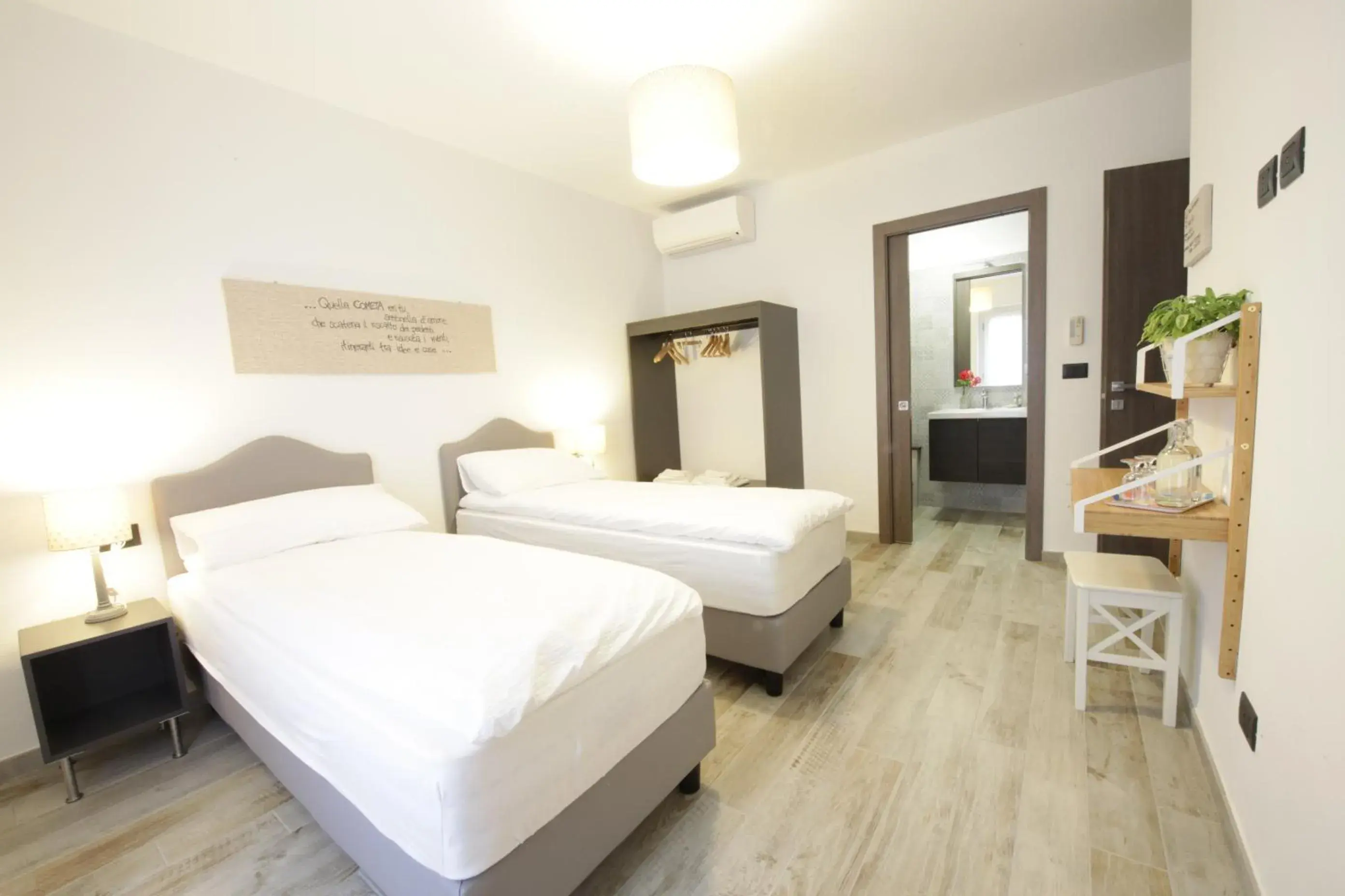 Double or Twin Room with Private Bathroom - single occupancy in Cascina Cortese Double or Twin Room with Private Bathroom - single occupancy in Cascina Cortese