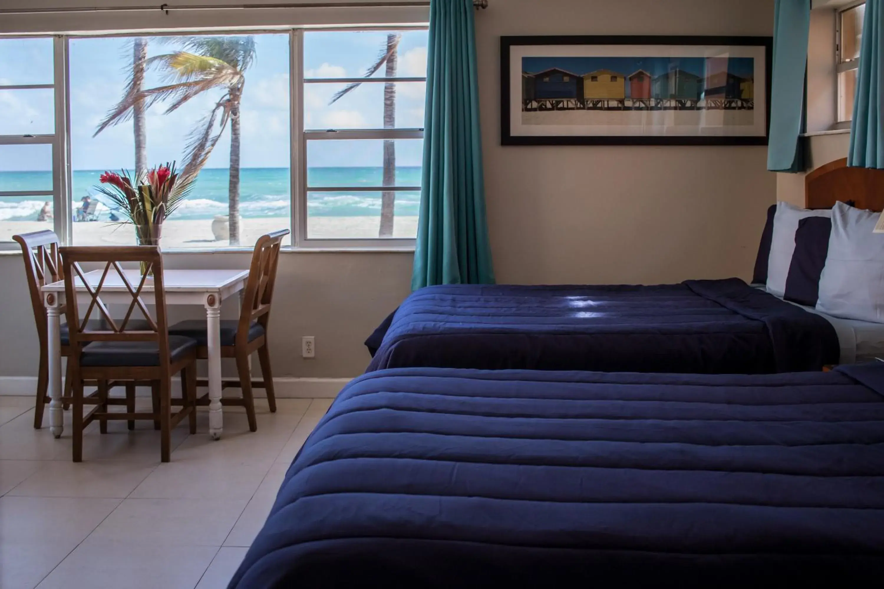 Double Room with Ocean View in Riptide Oceanfront Hotel Double Room with Ocean View in Riptide Oceanfront Hotel
