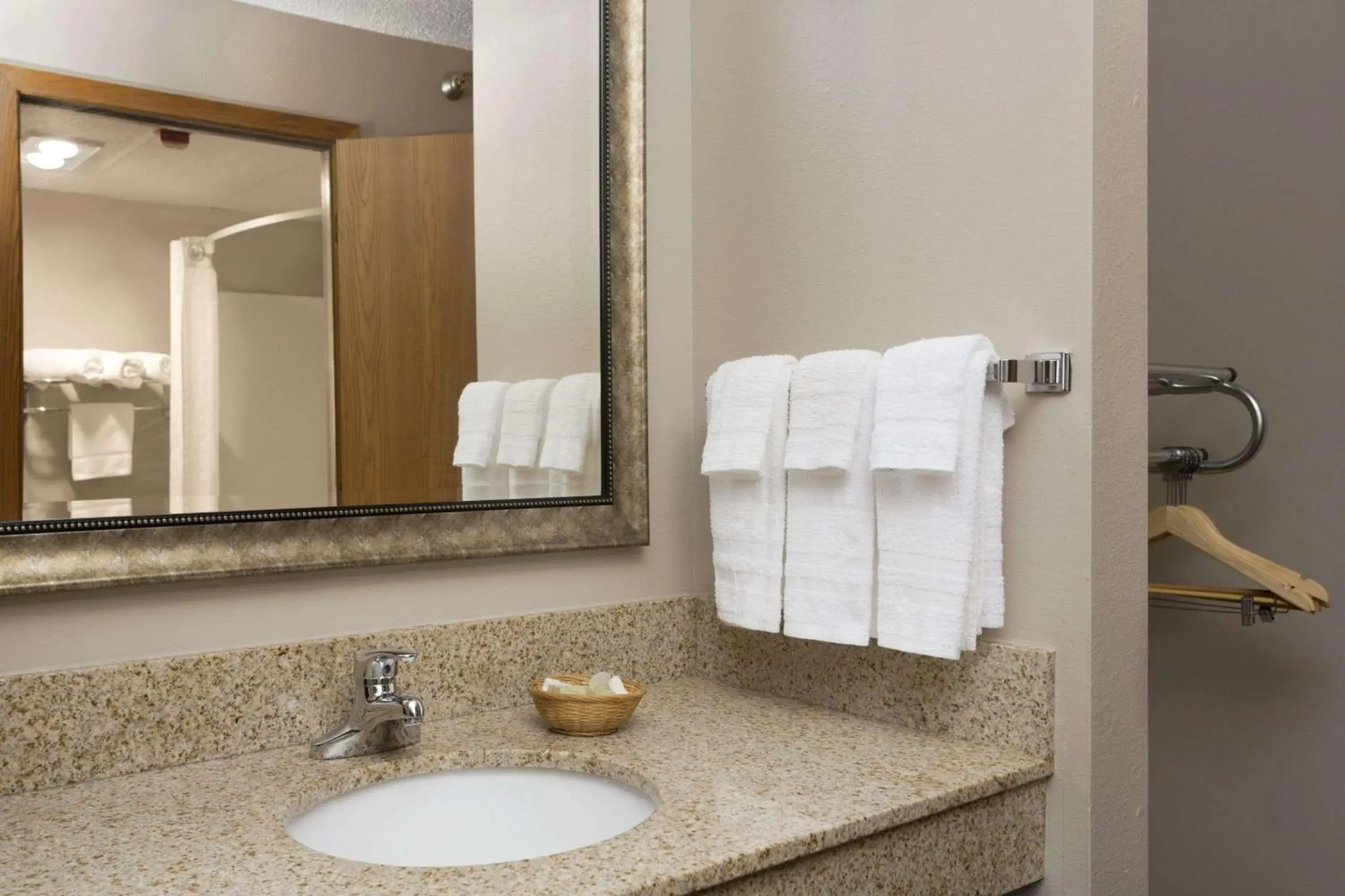 Studio Suite - Non-Smoking in Super 8 by Wyndham Cameron Studio Suite - Non-Smoking in Super 8 by Wyndham Cameron