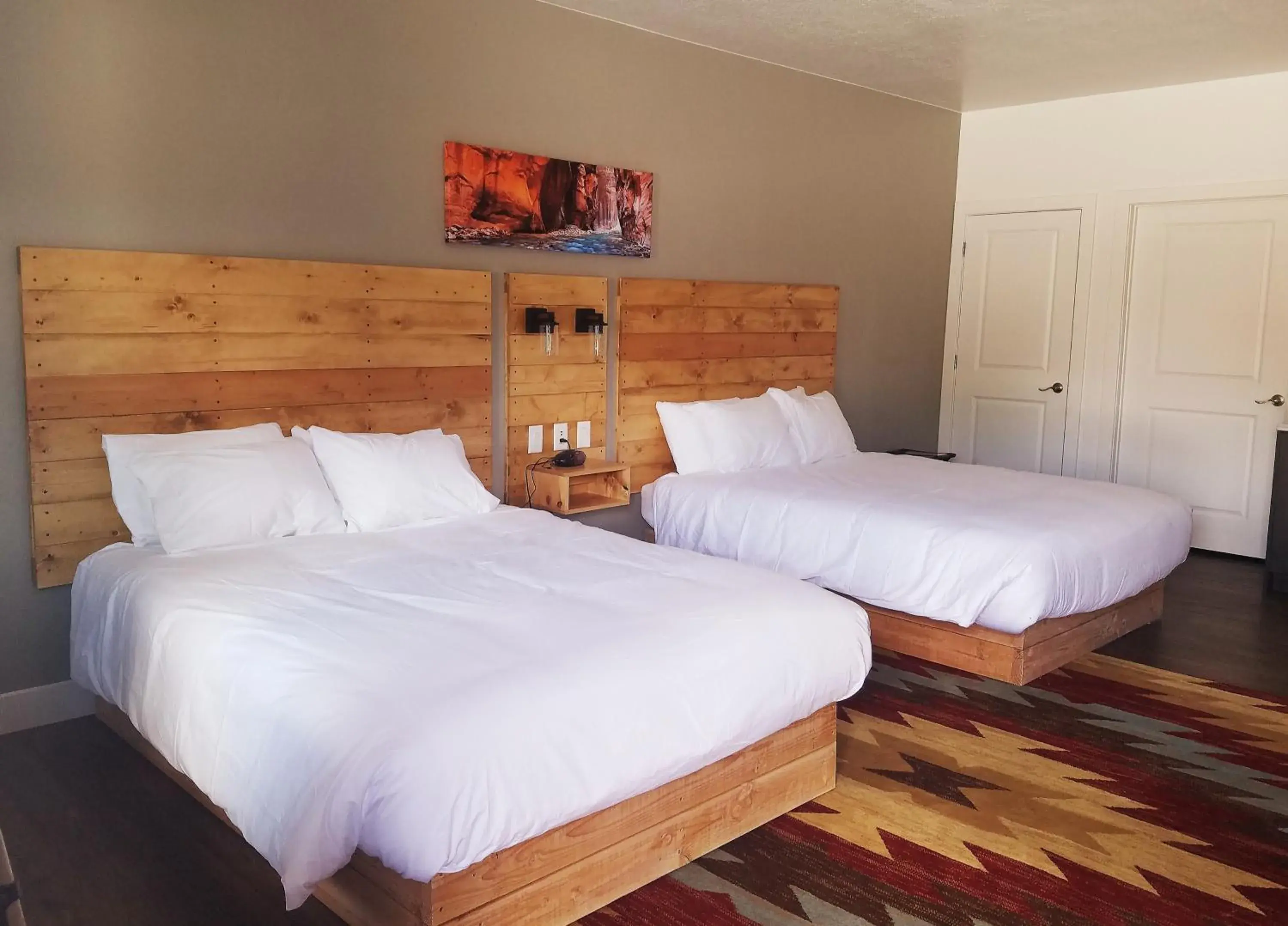 Queen Studio - single occupancy - Disability Access in Kanab Suites Queen Studio - single occupancy - Disability Access in Kanab Suites