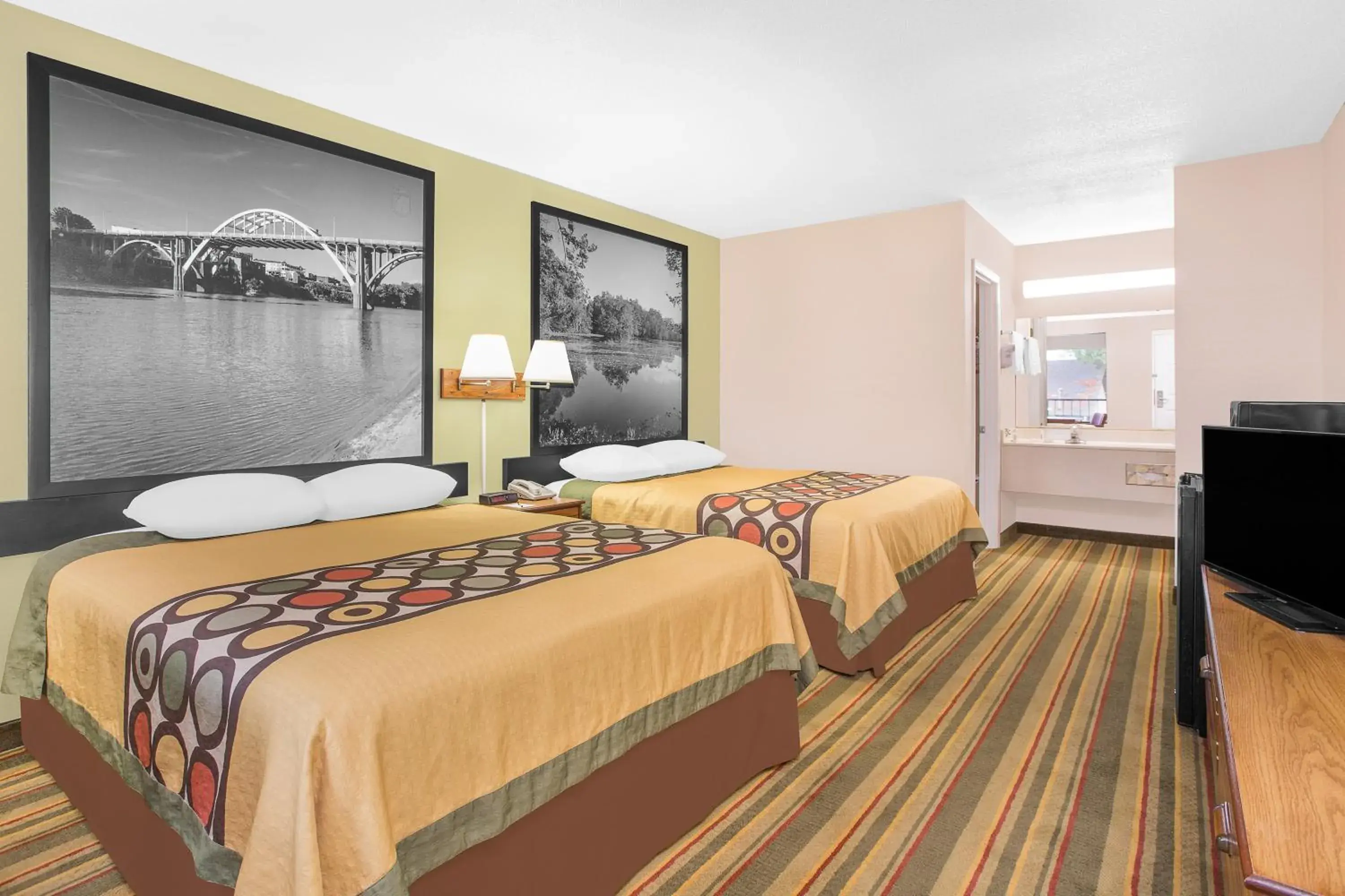 Queen Room with Two Queen Beds - Smoking in Super 8 by Wyndham Eufaula Queen Room with Two Queen Beds - Smoking in Super 8 by Wyndham Eufaula